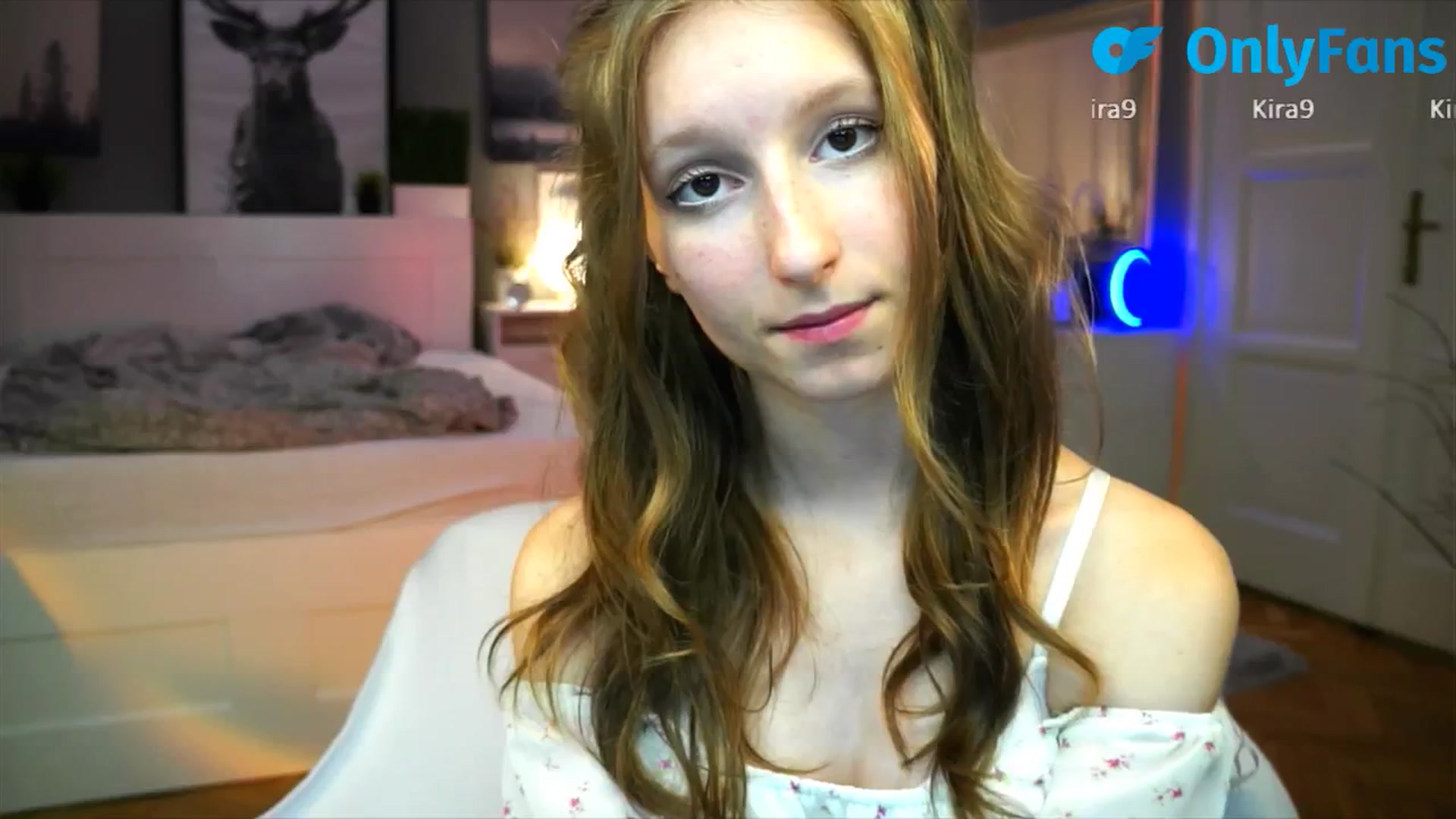 Gallery image thumbnail from Kira9's myfreecams stream on, 09/06/2025, 21:03 image 10 of 20