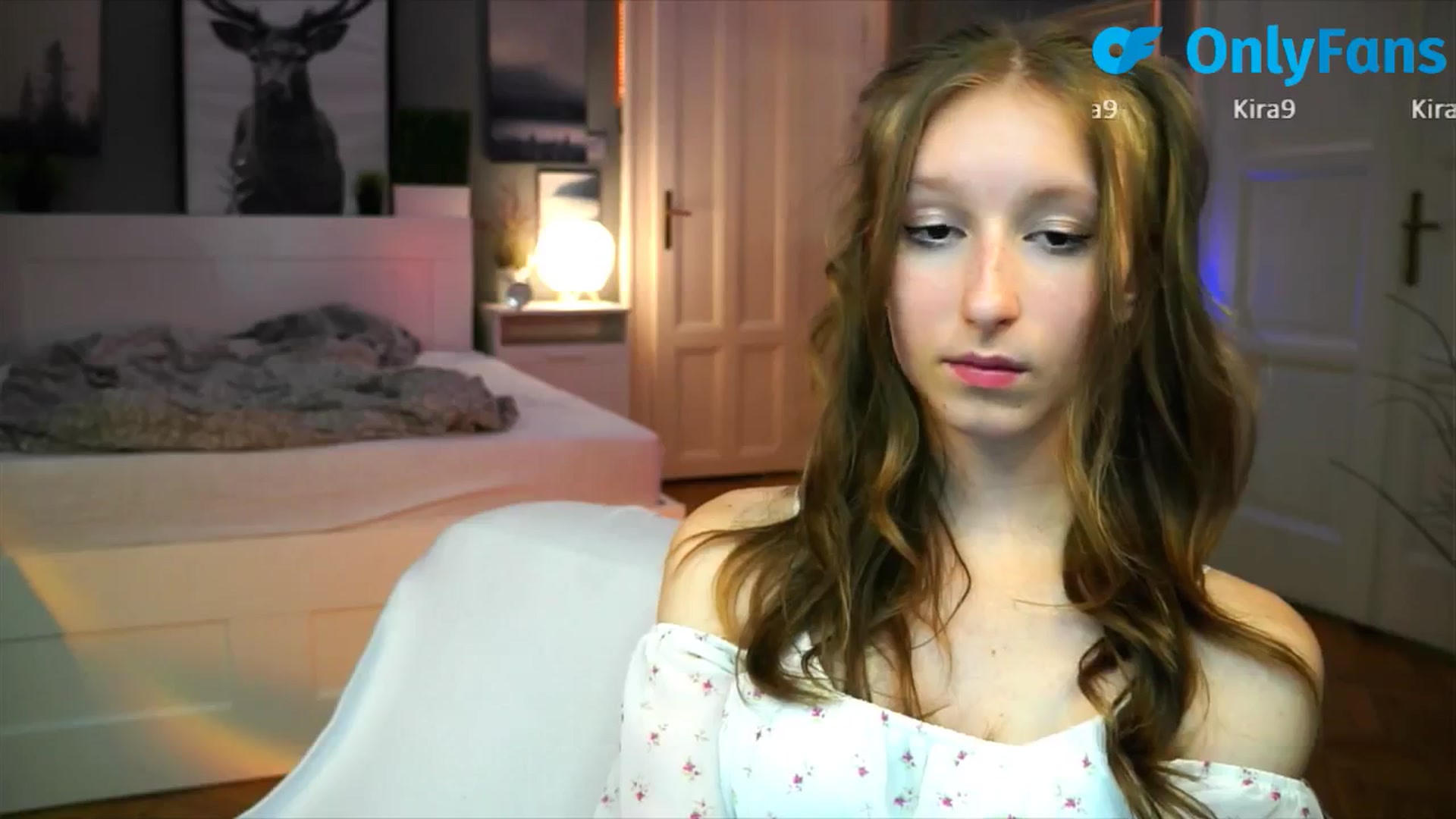 Gallery image thumbnail from Kira9's myfreecams stream on, 09/06/2025, 21:03 image 16 of 20