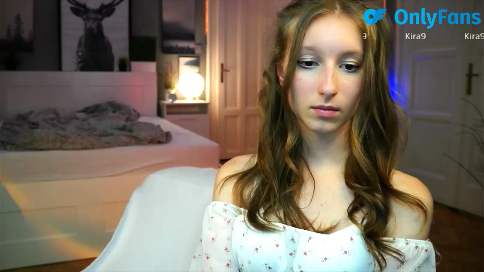 Gallery image thumbnail from Kira9's myfreecams stream on, 09/06/2025, 21:03 image 11 of 20