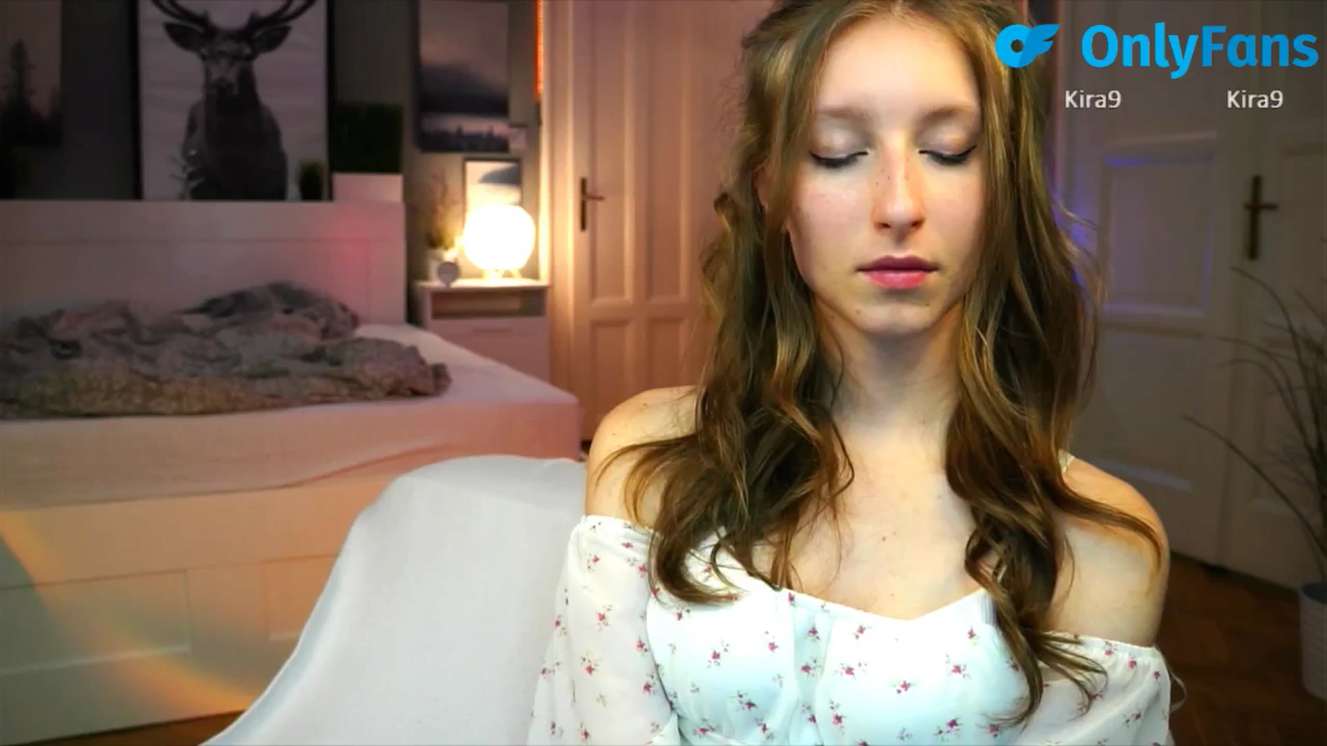 Gallery image thumbnail from Kira9's myfreecams stream on, 09/06/2025, 21:03 image 18 of 20