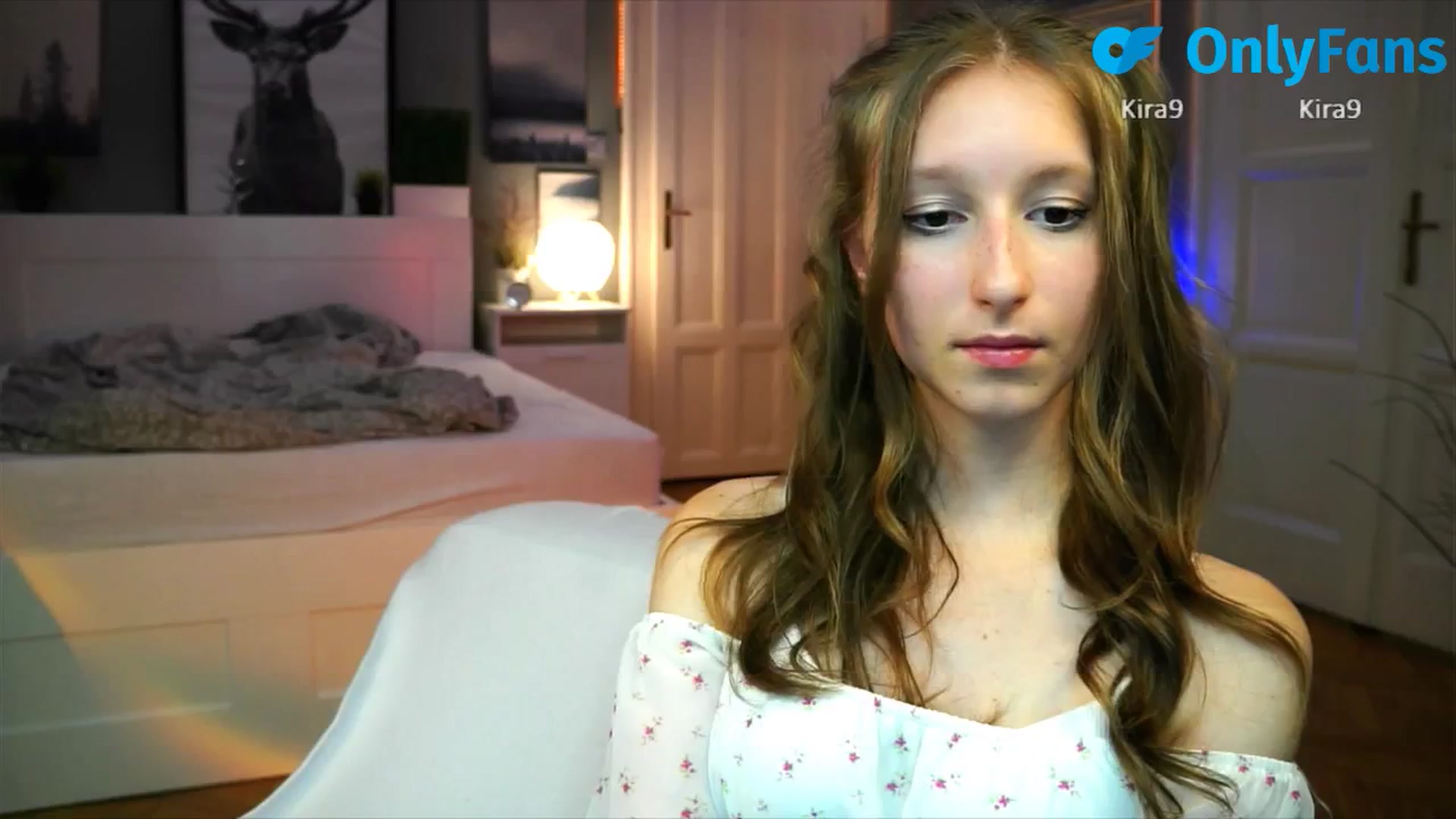 Gallery image thumbnail from Kira9's myfreecams stream on, 09/06/2025, 21:03 image 14 of 20