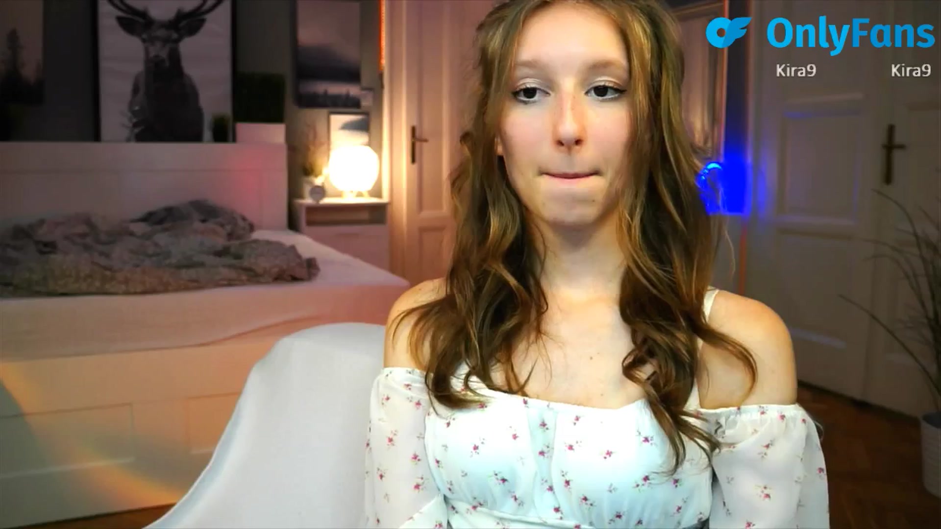 Gallery image thumbnail from Kira9's myfreecams stream on, 09/06/2025, 21:03 image 17 of 20