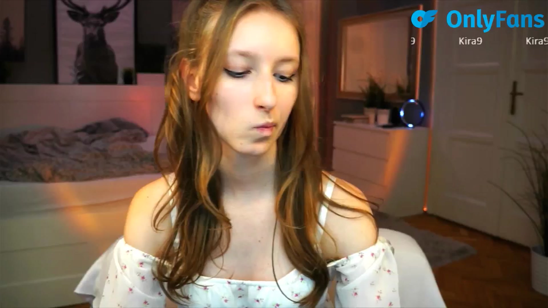 Gallery image thumbnail from Kira9's myfreecams stream on, 09/07/2025, 19:28 image 5 of 20