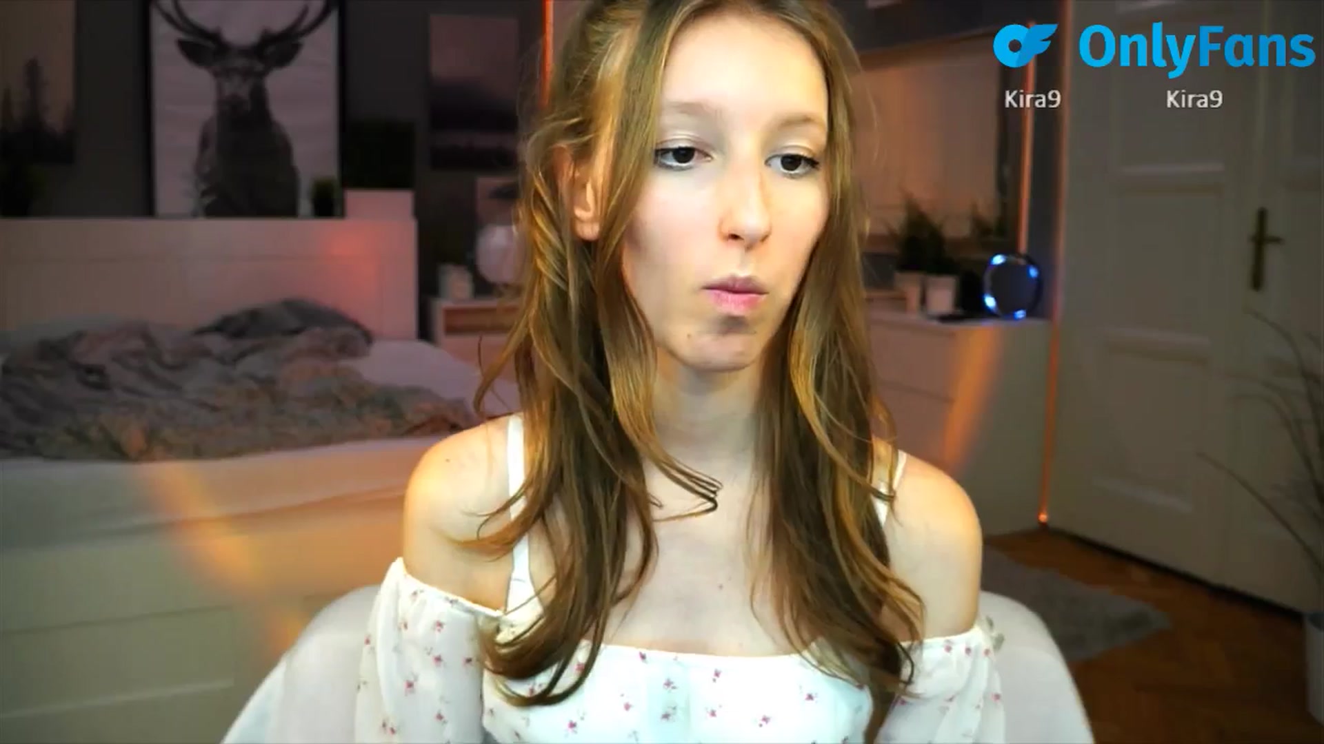 Gallery image thumbnail from Kira9's myfreecams stream on, 09/07/2025, 19:28 image 16 of 20