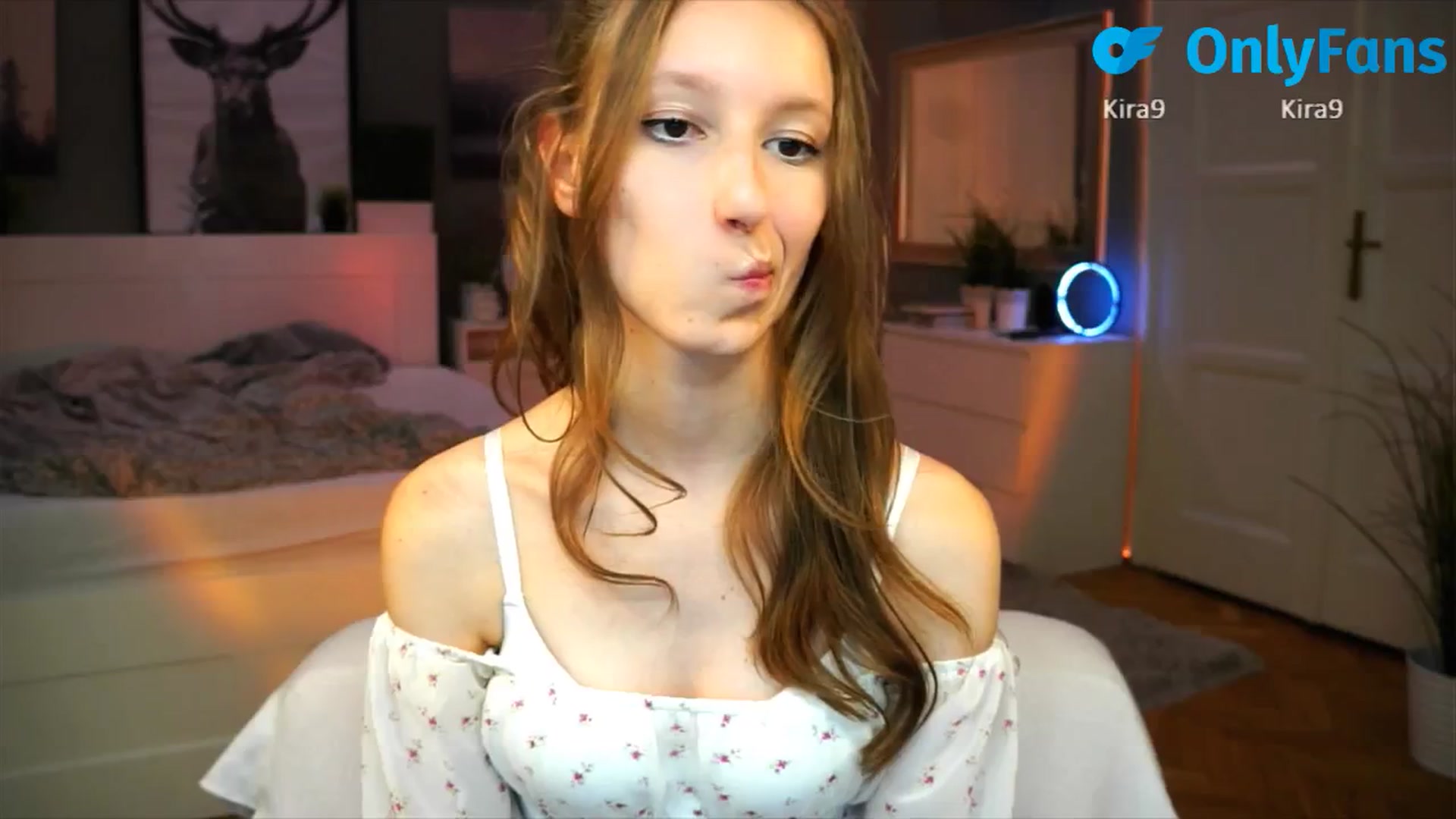 Gallery image thumbnail from Kira9's myfreecams stream on, 09/07/2025, 19:28 image 13 of 20
