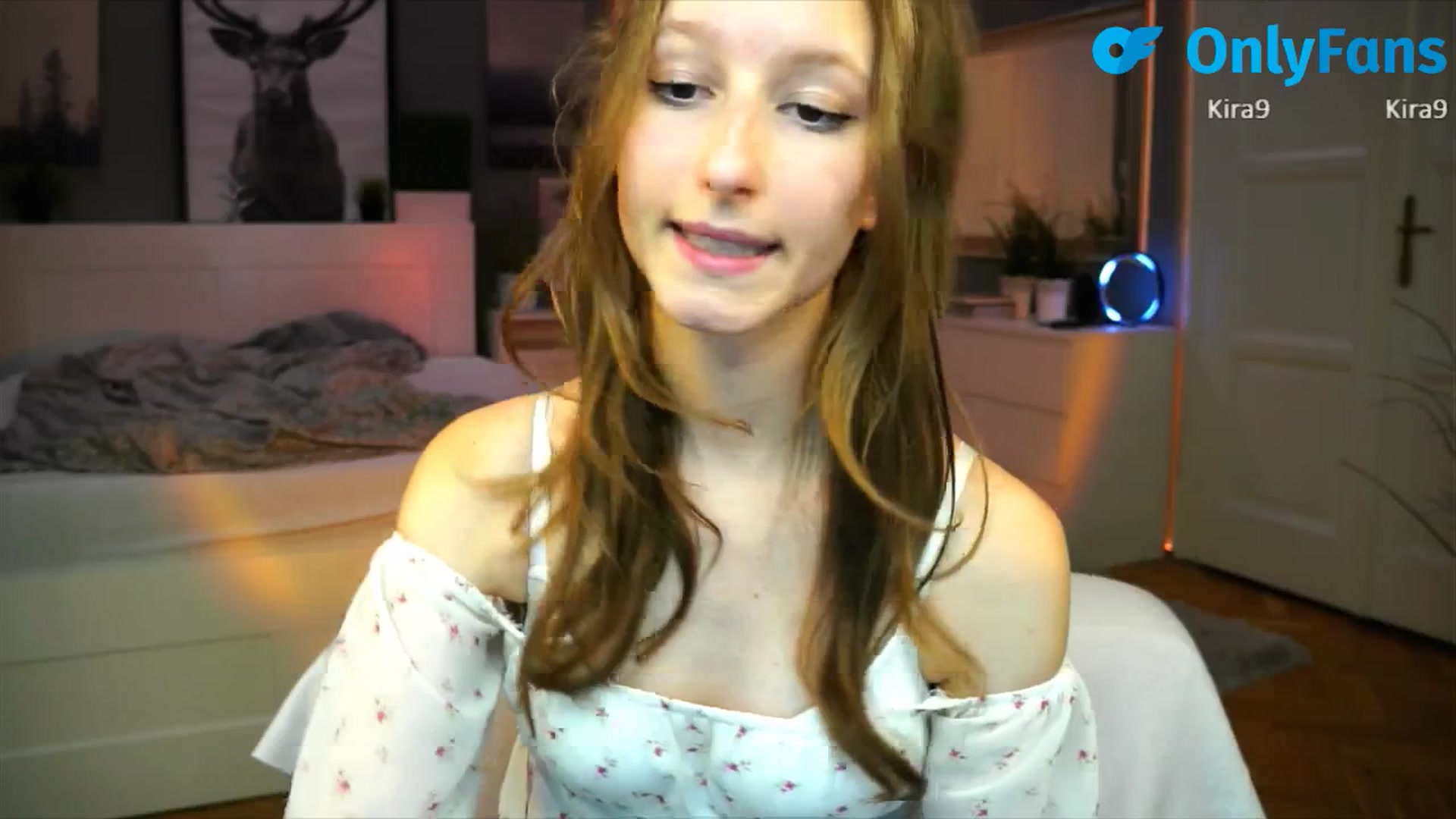Gallery image thumbnail from Kira9's myfreecams stream on, 09/07/2025, 20:50 image 10 of 20