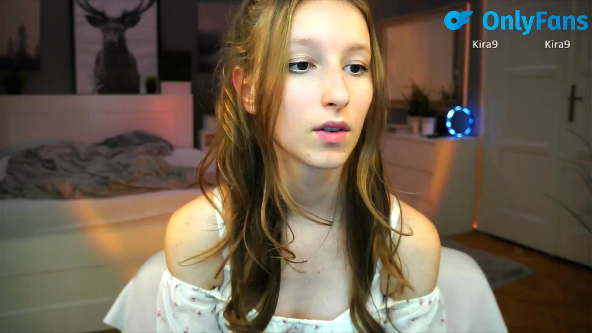 Gallery image thumbnail from Kira9's myfreecams stream on, 09/07/2025, 20:50 image 4 of 20