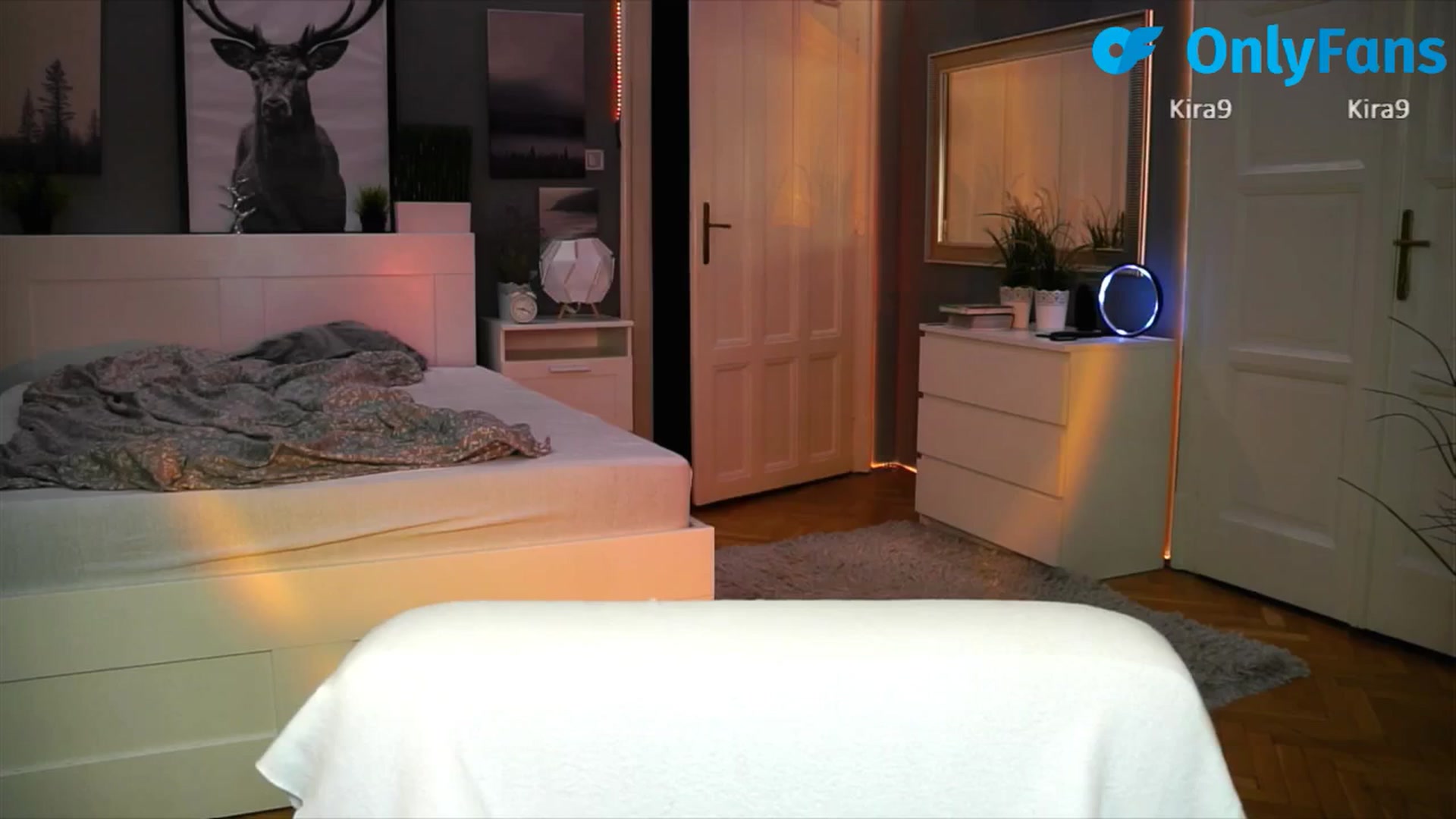 Gallery image thumbnail from Kira9's myfreecams stream on, 09/07/2025, 20:50 image 3 of 20