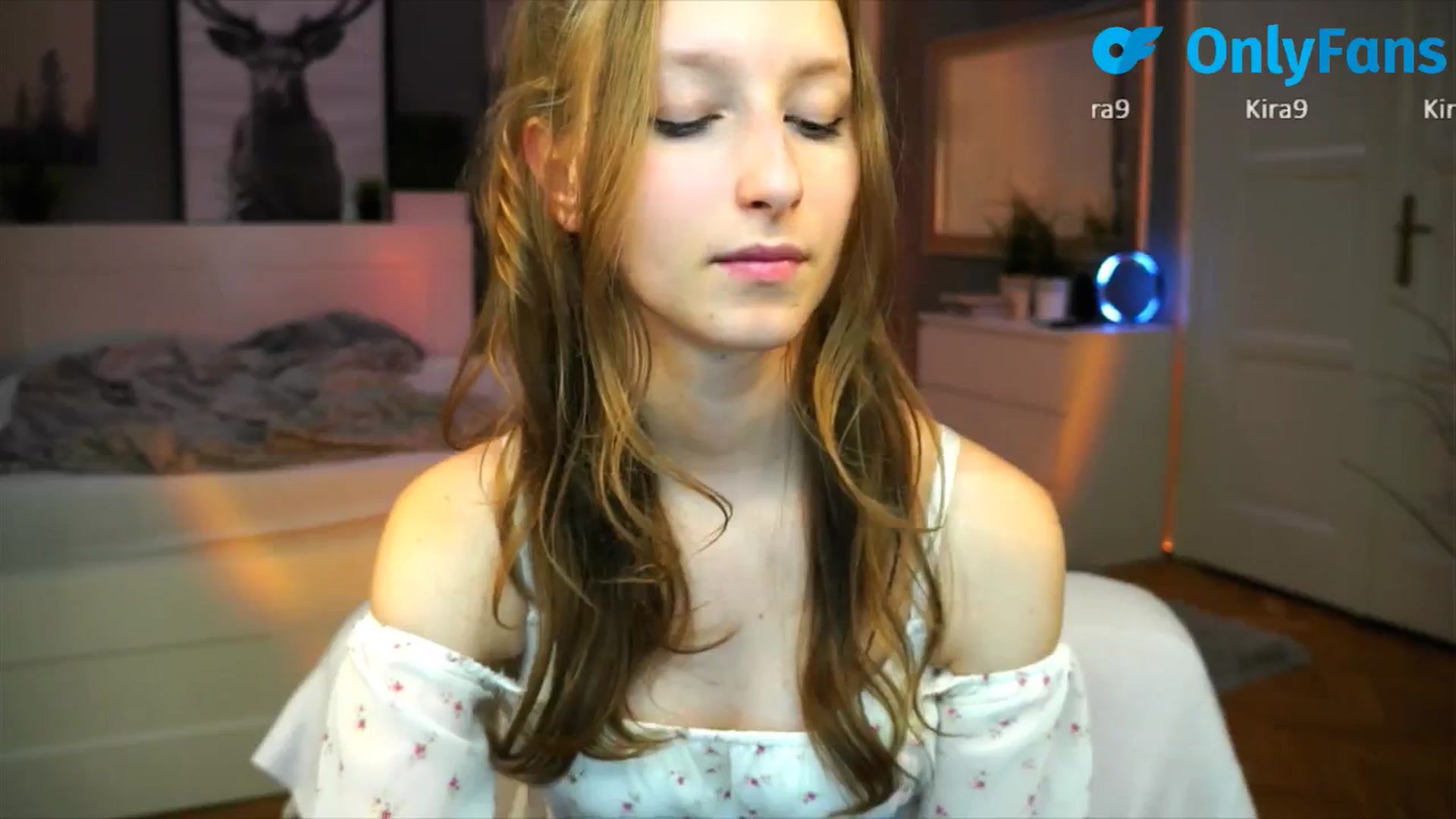 Gallery image thumbnail from Kira9's myfreecams stream on, 09/07/2025, 20:50 image 17 of 20