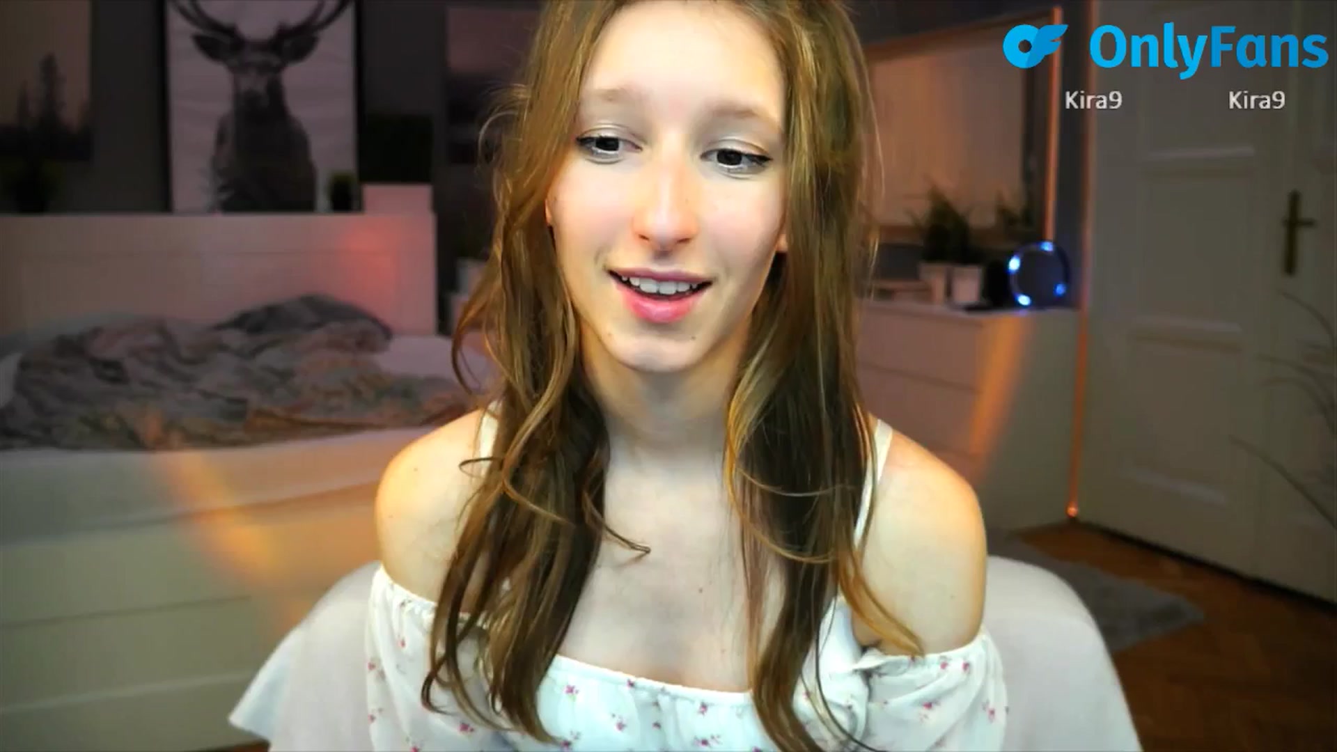 Gallery image thumbnail from Kira9's myfreecams stream on, 09/07/2025, 20:50 image 1 of 20