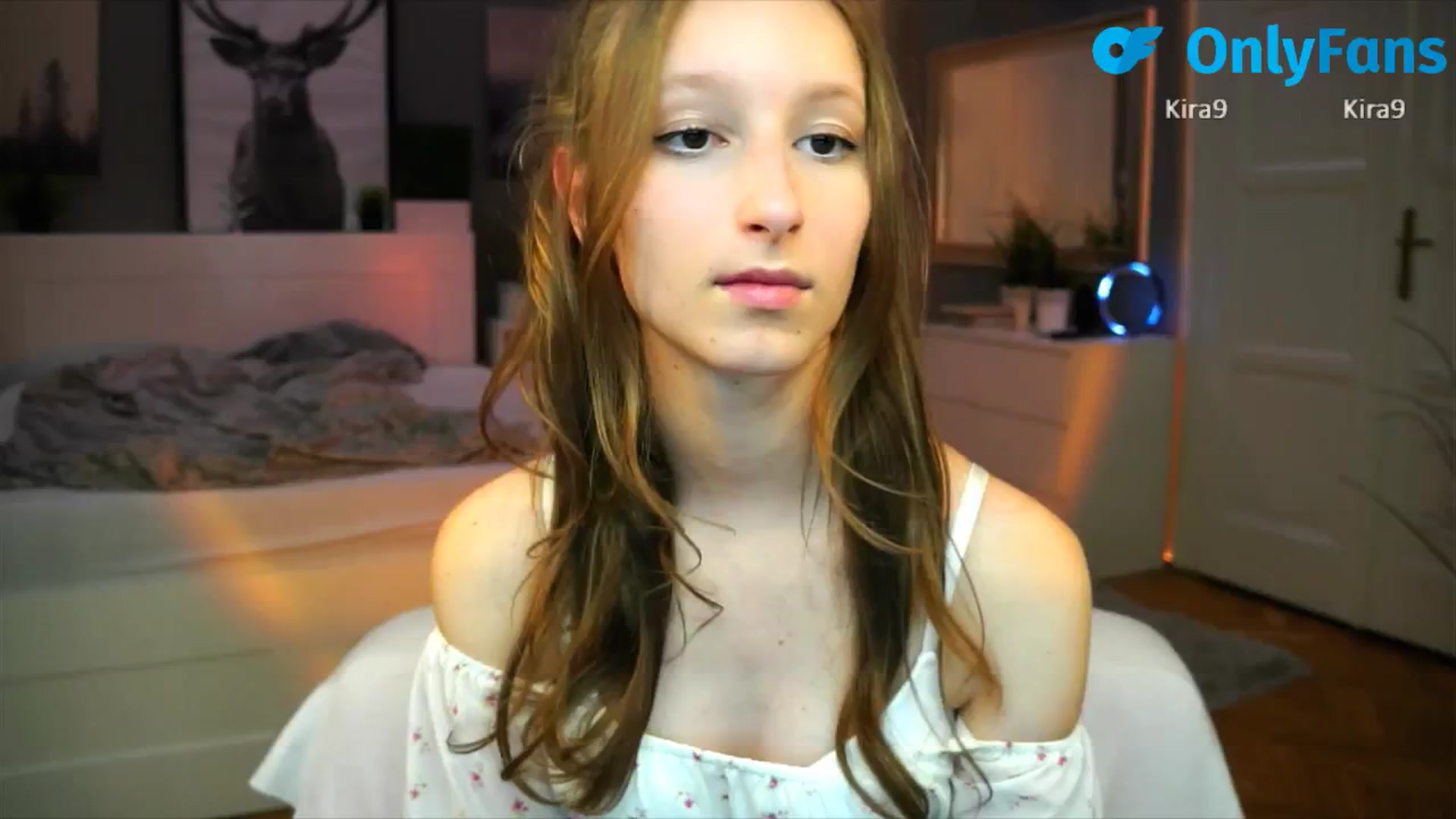 Gallery image thumbnail from Kira9's myfreecams stream on, 09/07/2025, 20:50 image 2 of 20