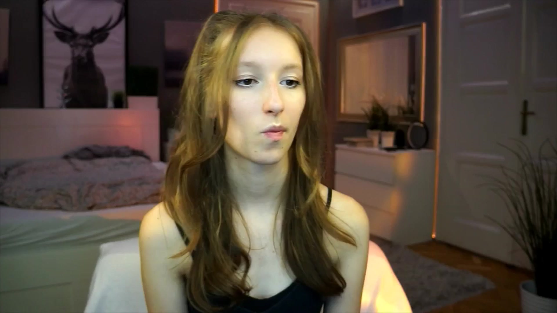 Gallery image thumbnail from Kira9's myfreecams stream on, 09/12/2025, 17:47 image 1 of 20
