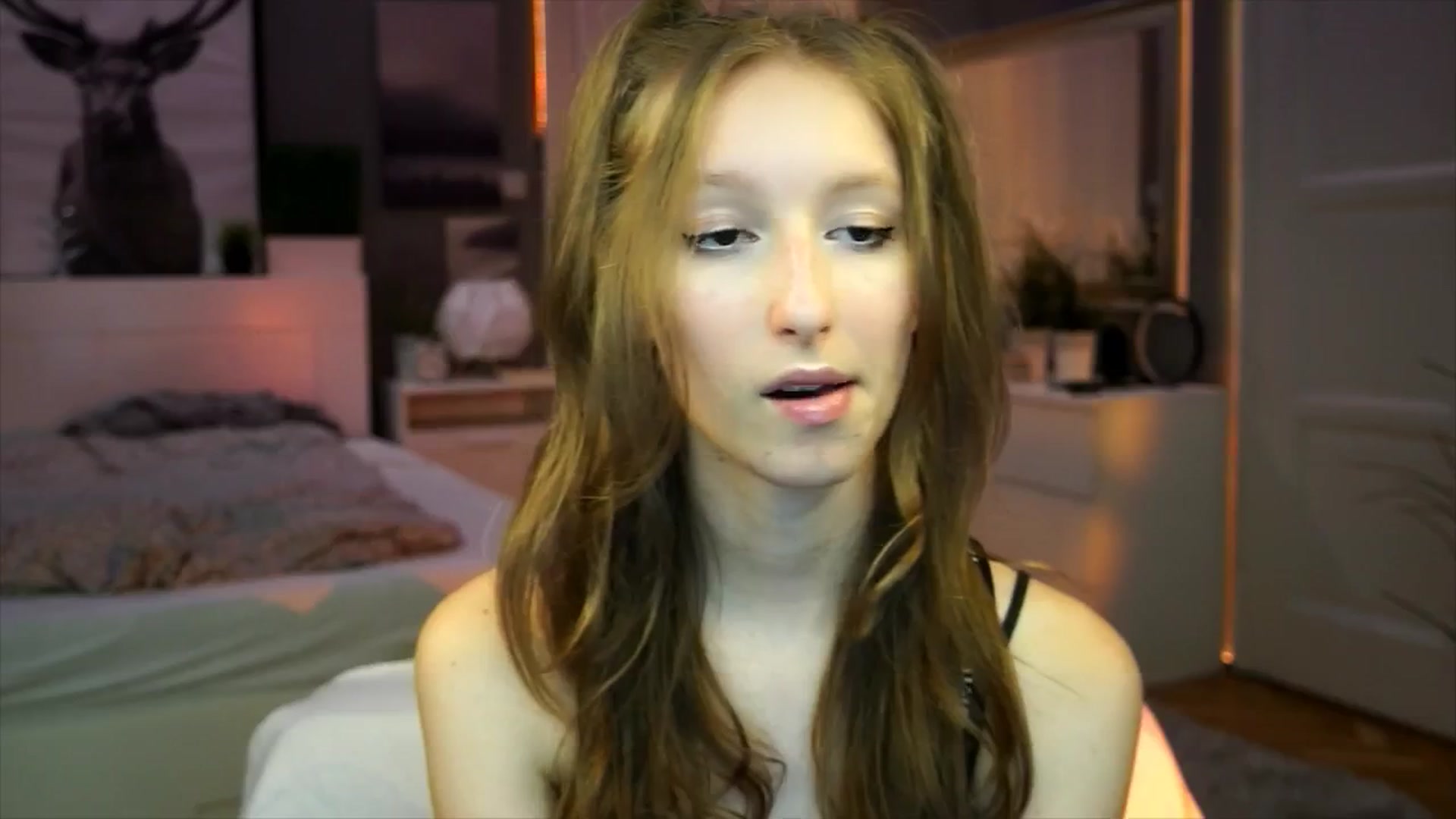 Gallery image thumbnail from Kira9's myfreecams stream on, 09/12/2025, 18:50 image 18 of 20
