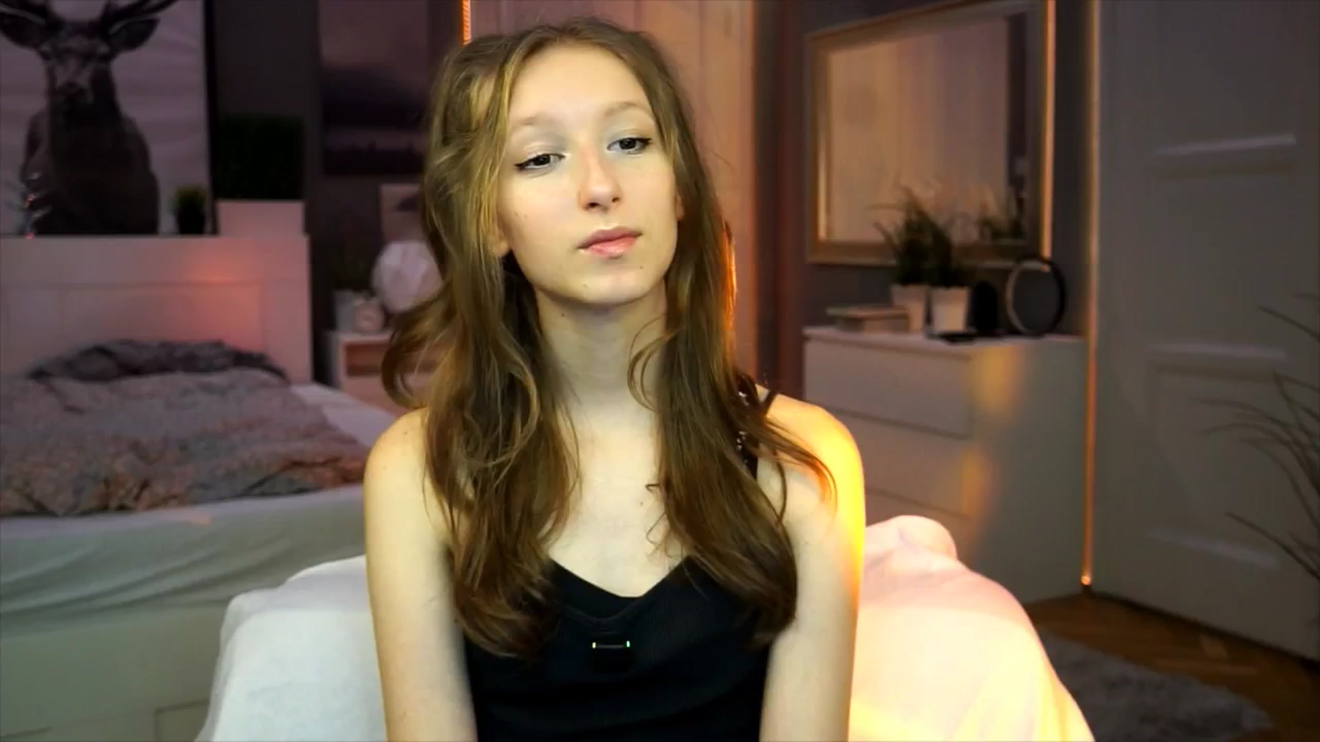 Gallery image thumbnail from Kira9's myfreecams stream on, 09/12/2025, 18:50 image 1 of 20