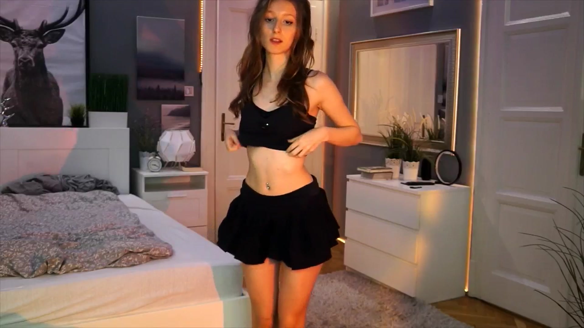 Gallery image thumbnail from Kira9's myfreecams stream on, 09/12/2025, 21:32 image 14 of 20