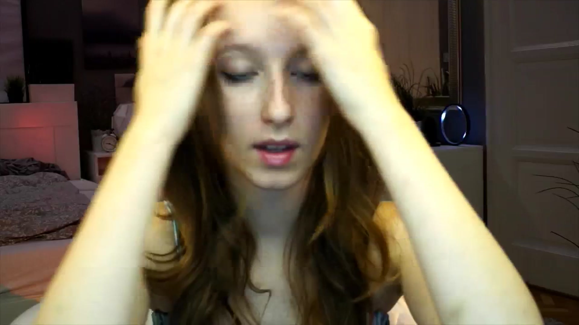 Gallery image thumbnail from Kira9's myfreecams stream on, 09/13/2025, 19:06 image 12 of 20