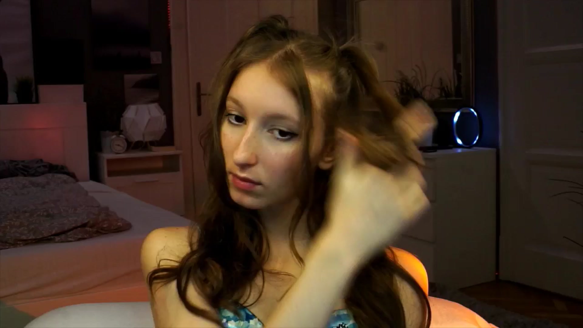 Gallery image thumbnail from Kira9's myfreecams stream on, 09/13/2025, 20:01 image 8 of 20