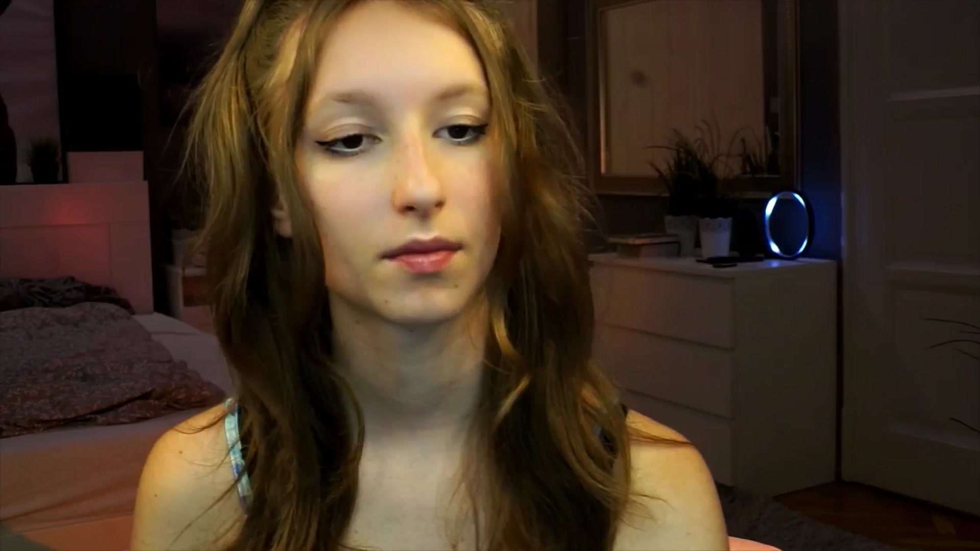 Gallery image thumbnail from Kira9's myfreecams stream on, 09/13/2025, 20:01 image 3 of 20