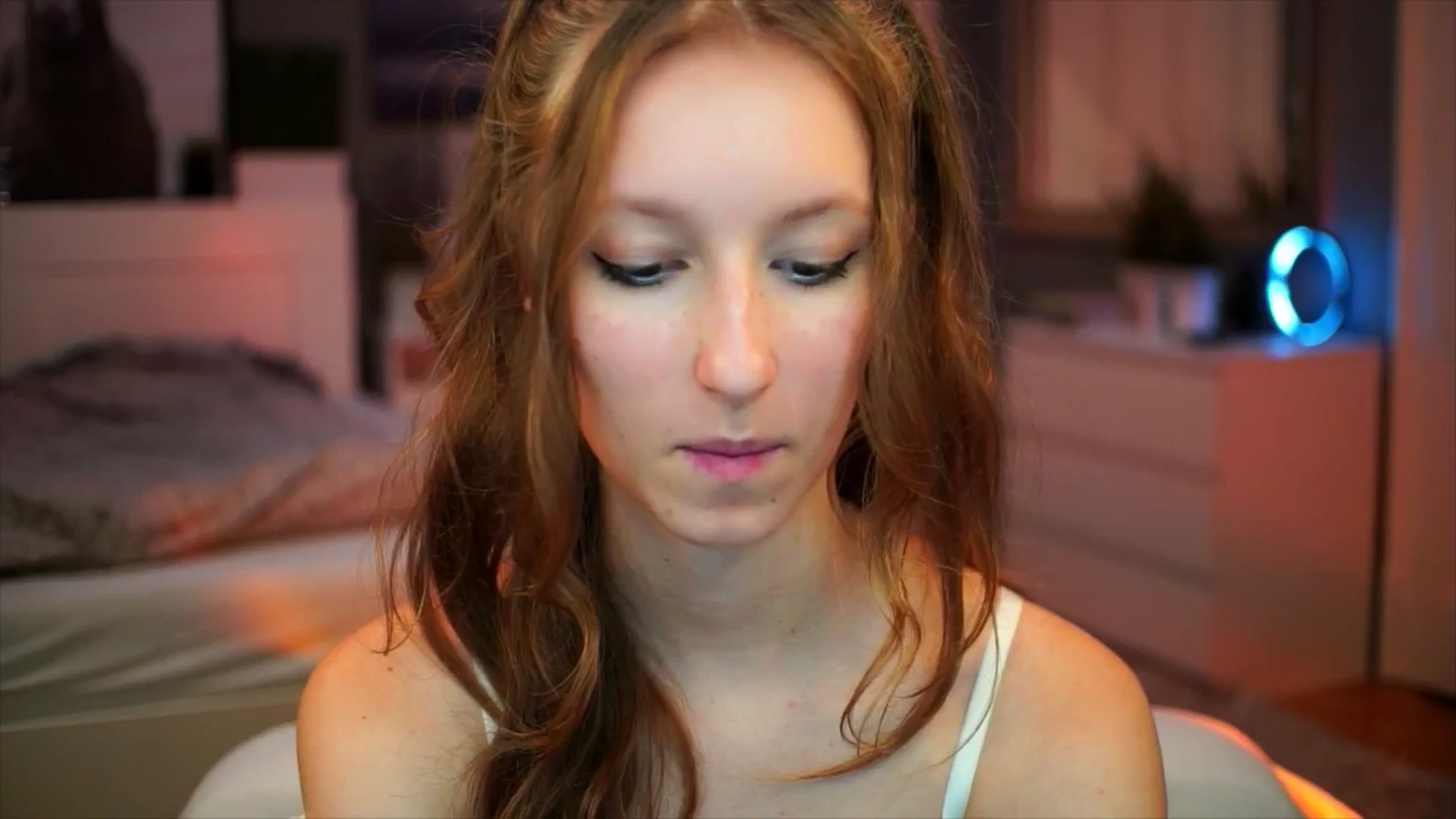 Gallery image thumbnail from Kira9's myfreecams stream on, 09/14/2025, 19:13 image 20 of 20