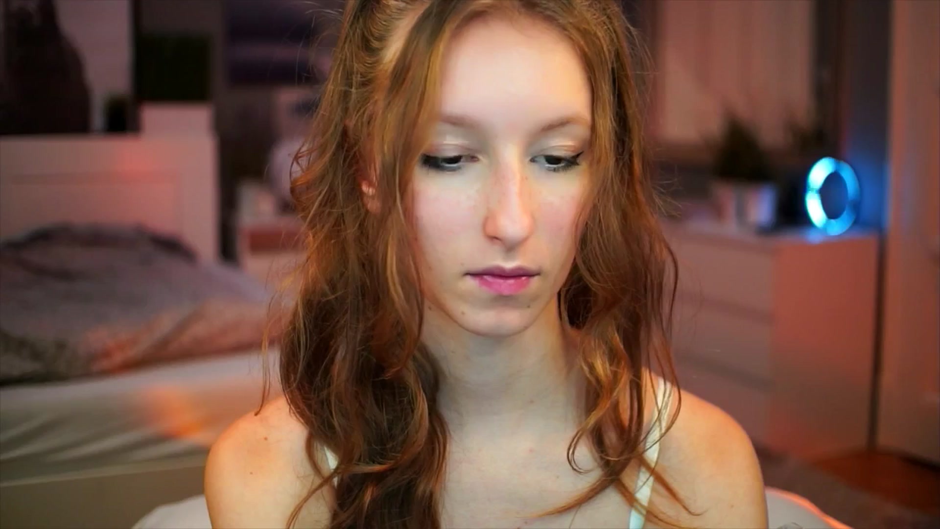 Gallery image thumbnail from Kira9's myfreecams stream on, 09/14/2025, 19:44 image 13 of 20