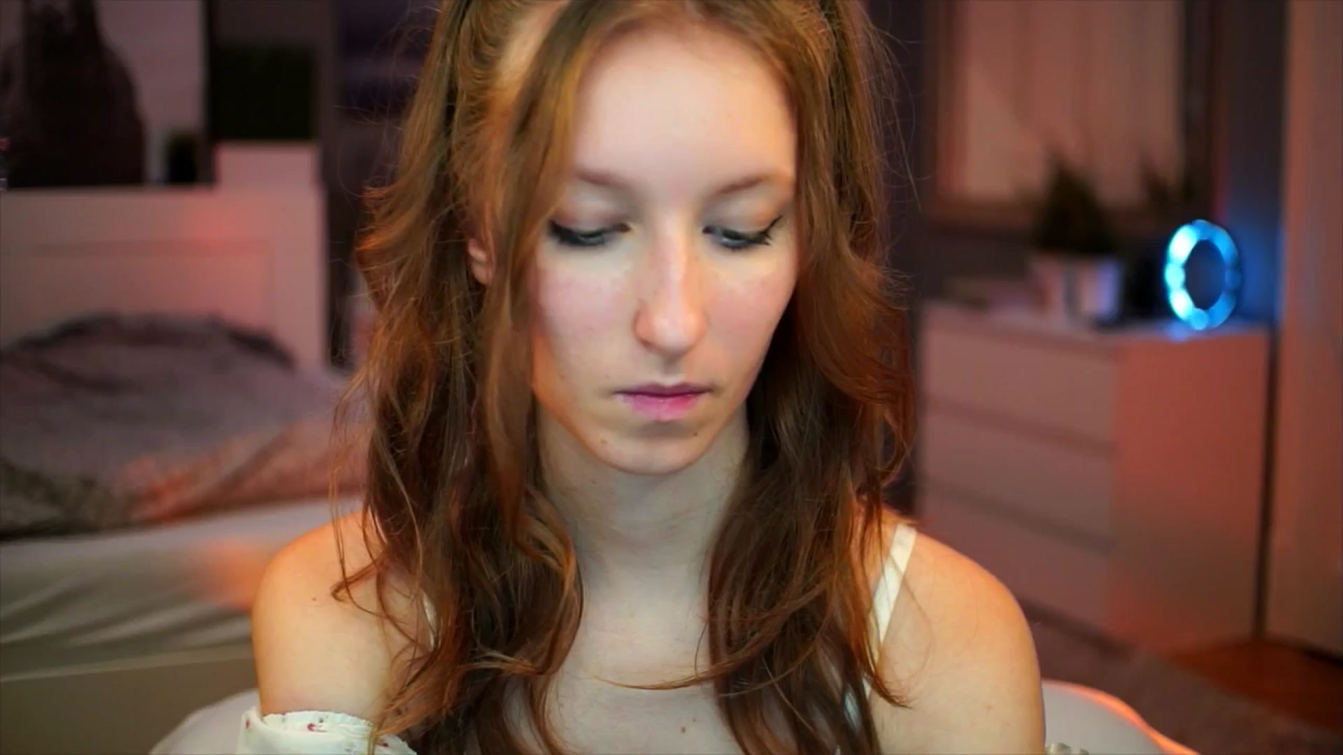Gallery image thumbnail from Kira9's myfreecams stream on, 09/14/2025, 19:44 image 2 of 20