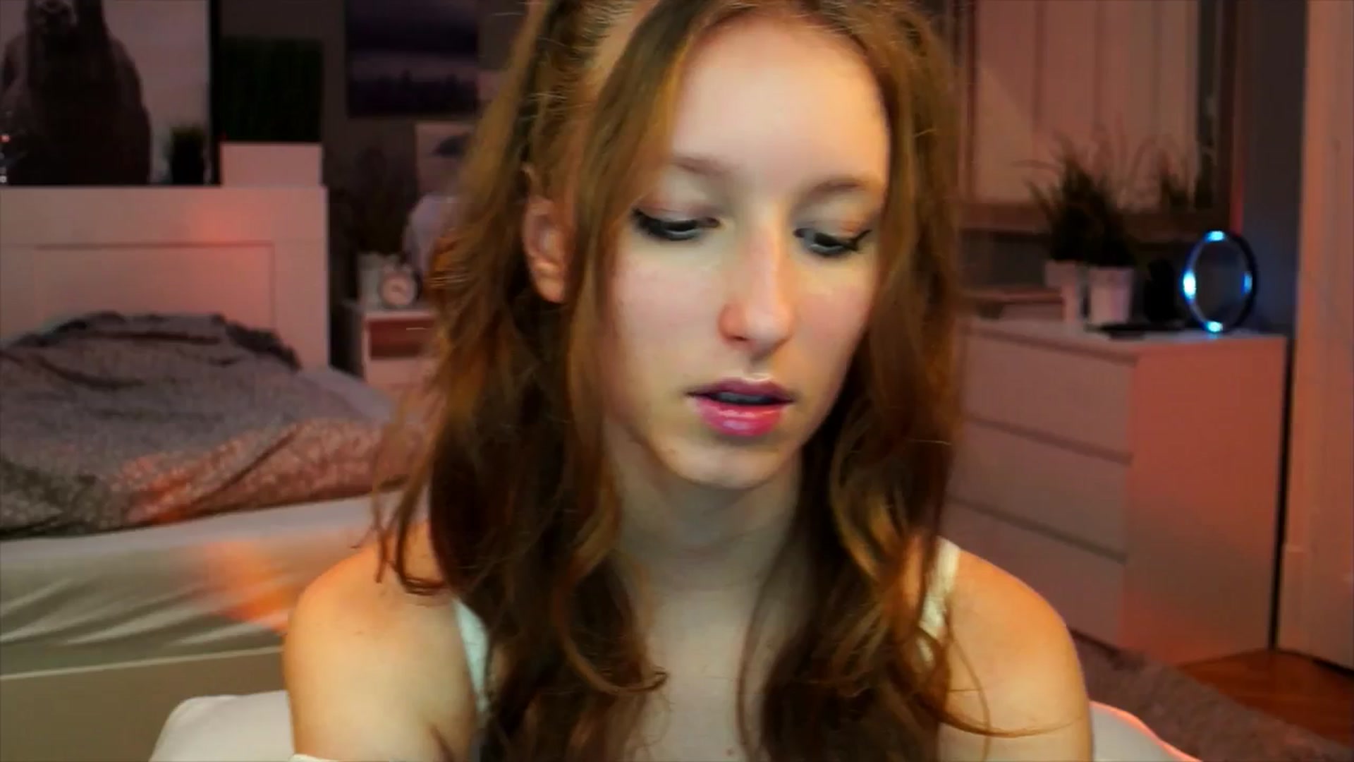 Gallery image thumbnail from Kira9's myfreecams stream on, 09/14/2025, 20:29 image 5 of 20