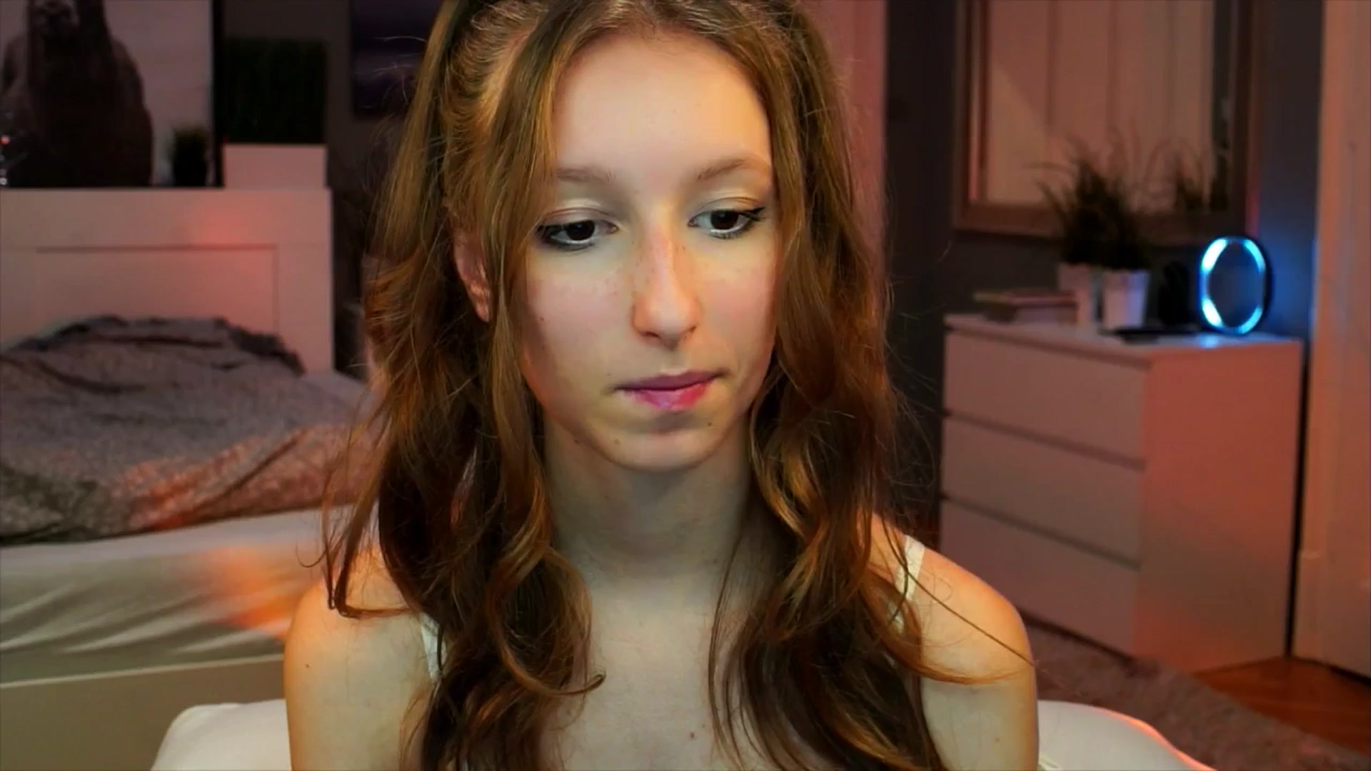 Gallery image thumbnail from Kira9's myfreecams stream on, 09/14/2025, 20:29 image 11 of 20