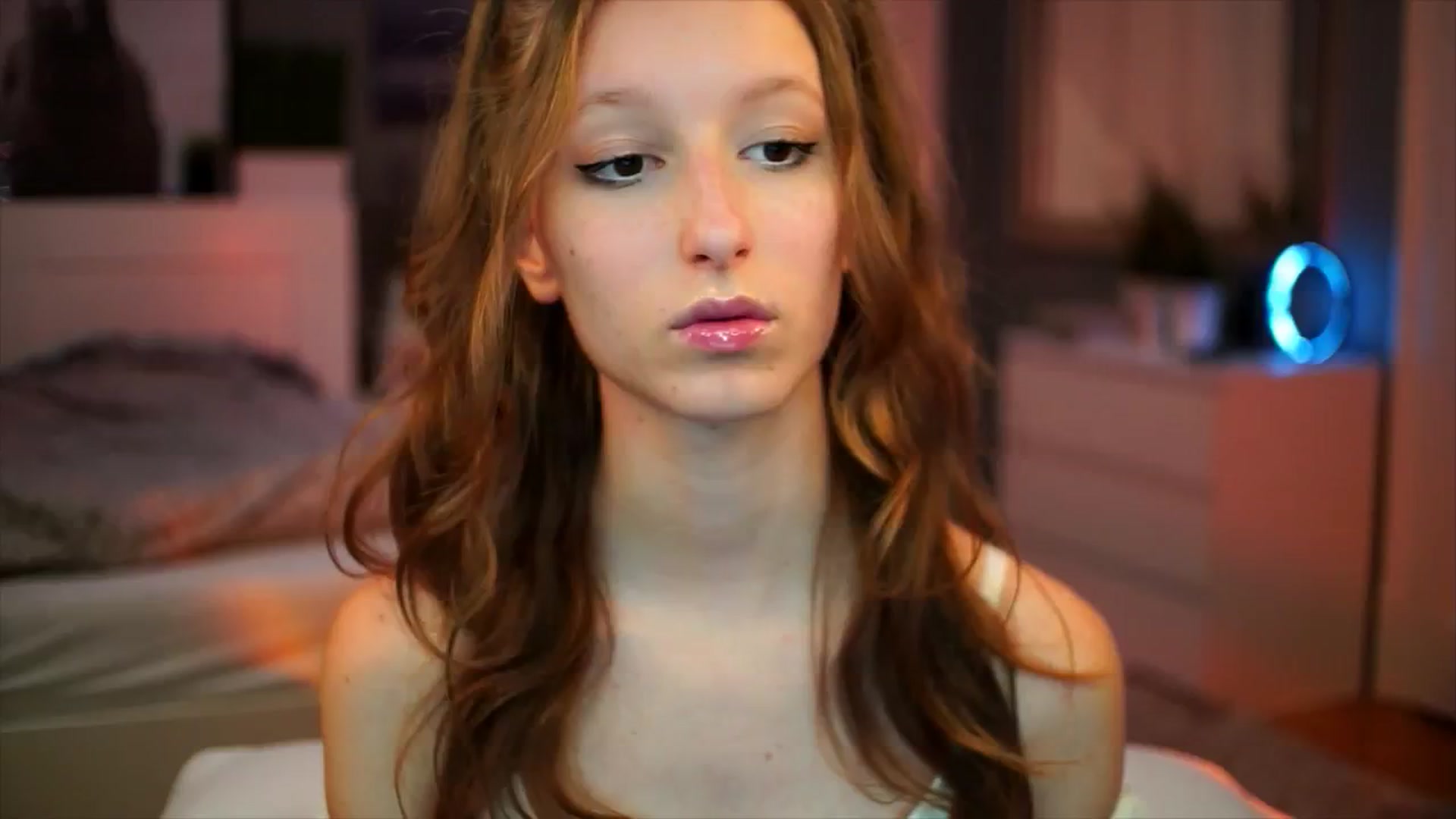 Gallery image thumbnail from Kira9's myfreecams stream on, 09/14/2025, 20:29 image 2 of 20