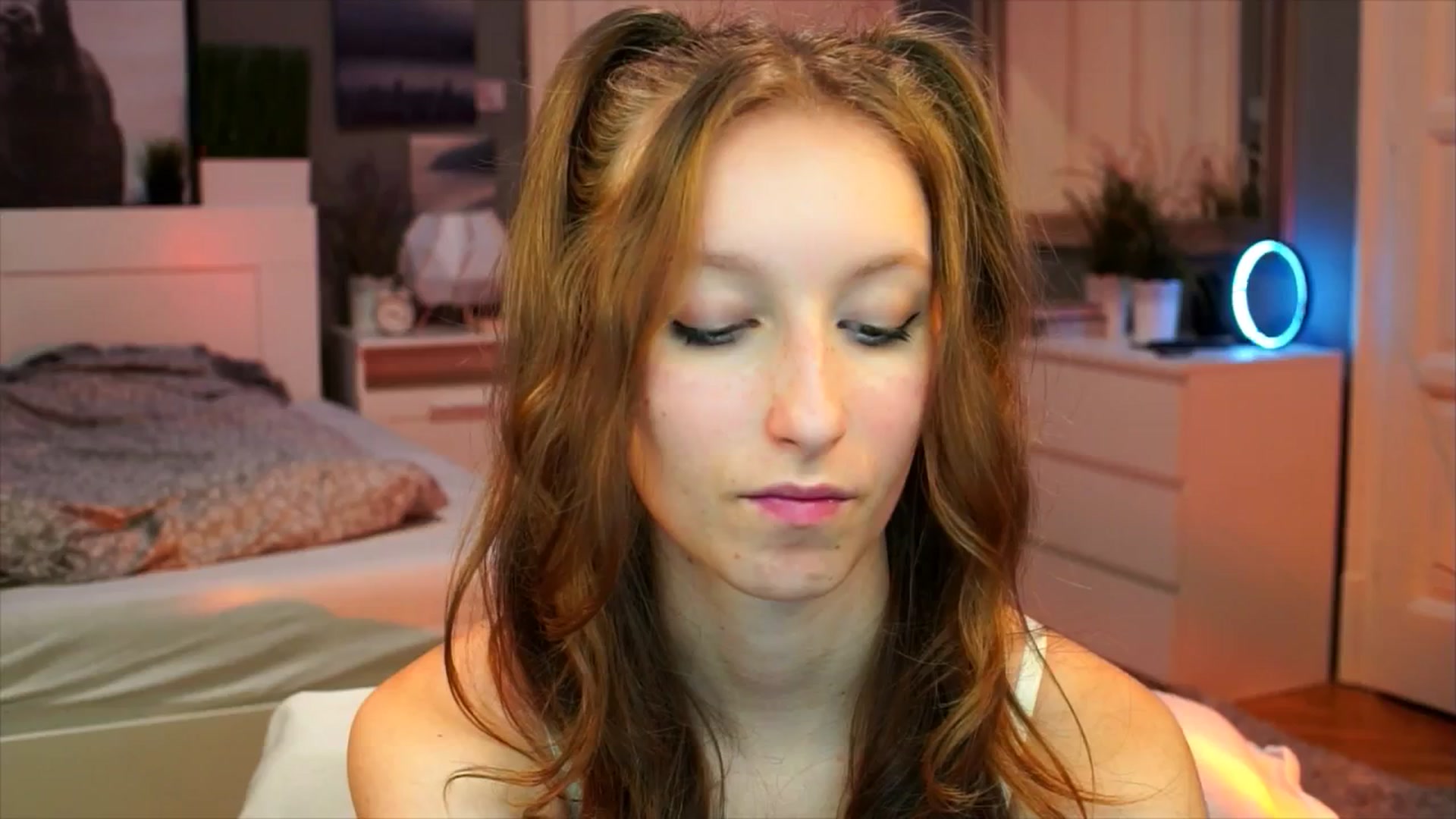 Gallery image thumbnail from Kira9's myfreecams stream on, 09/14/2025, 21:15 image 13 of 20