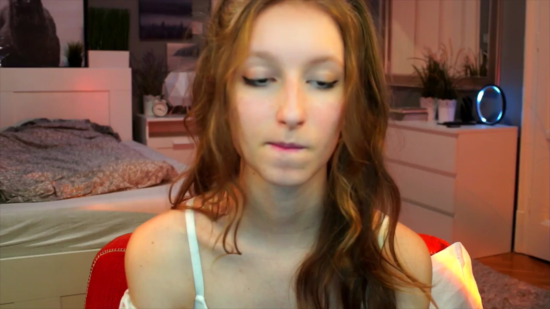 Gallery image thumbnail from Kira9's myfreecams stream on, 09/14/2025, 22:30 image 10 of 20
