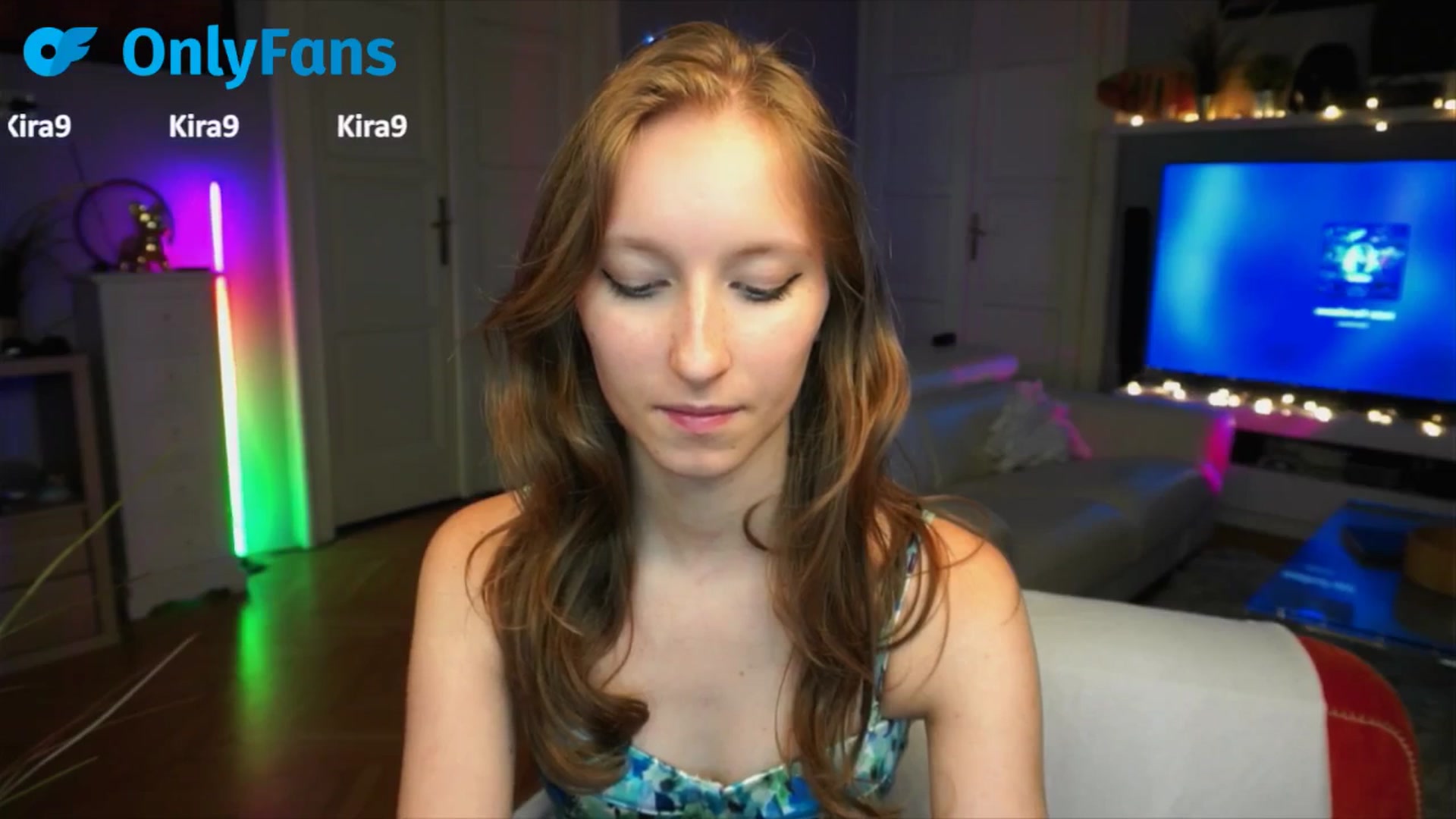Gallery image thumbnail from Kira9's myfreecams stream on, 09/17/2025, 21:29 image 11 of 20