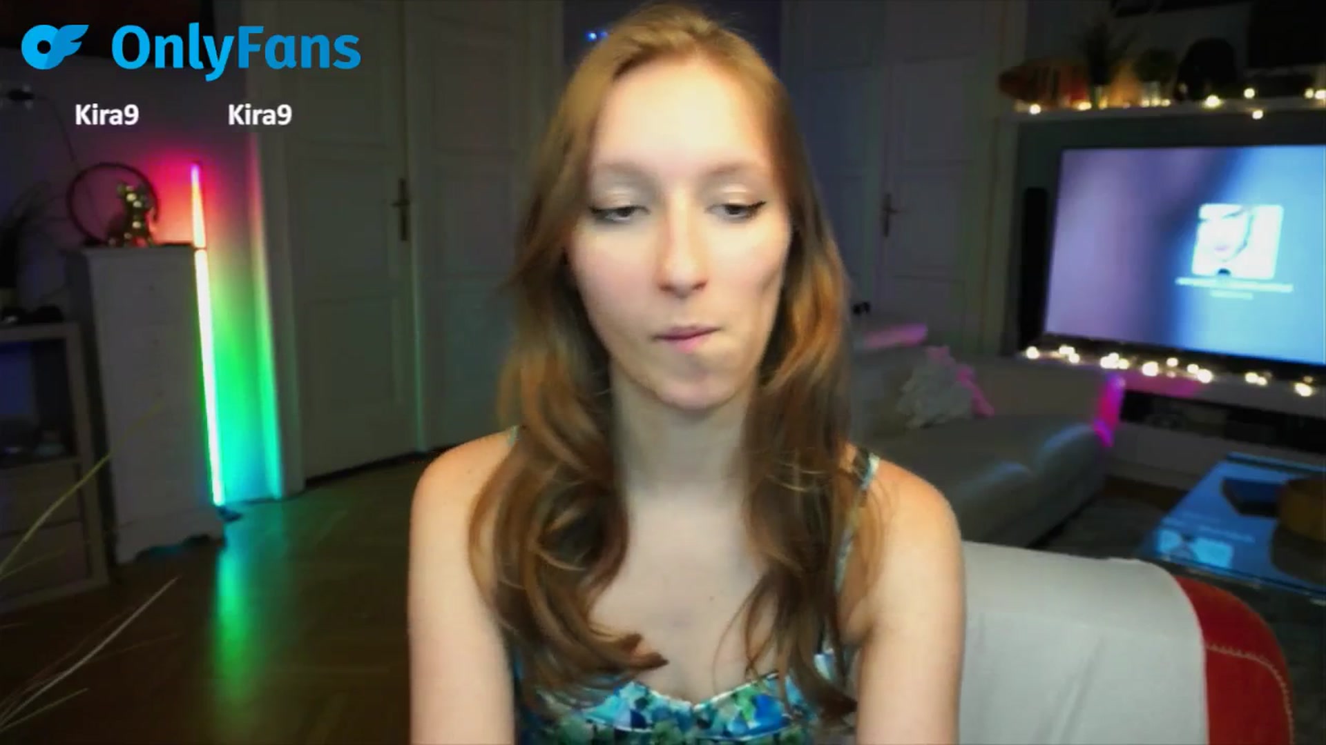 Gallery image thumbnail from Kira9's myfreecams stream on, 09/17/2025, 21:29 image 18 of 20