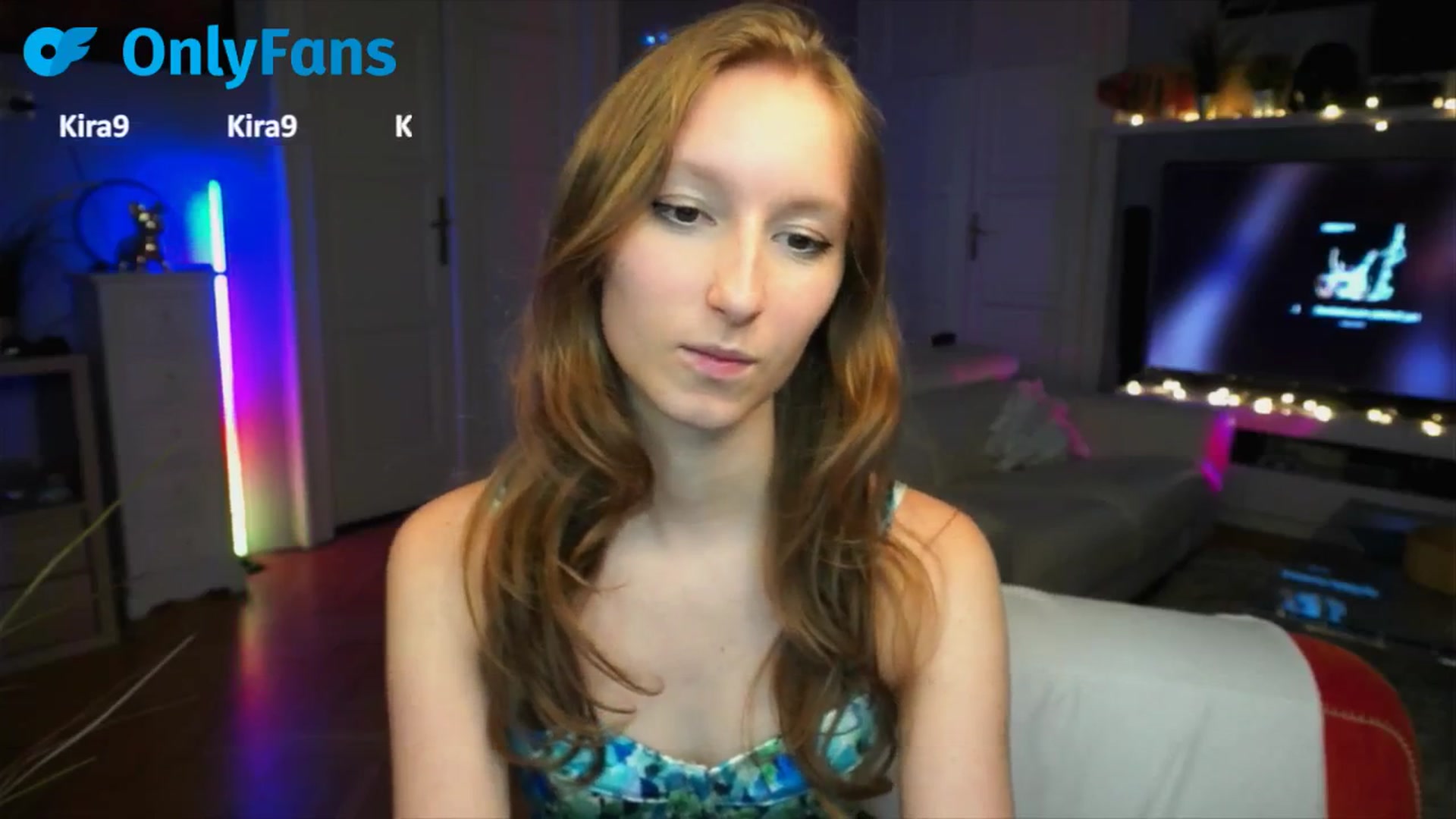 Gallery image thumbnail from Kira9's myfreecams stream on, 09/17/2025, 21:29 image 16 of 20