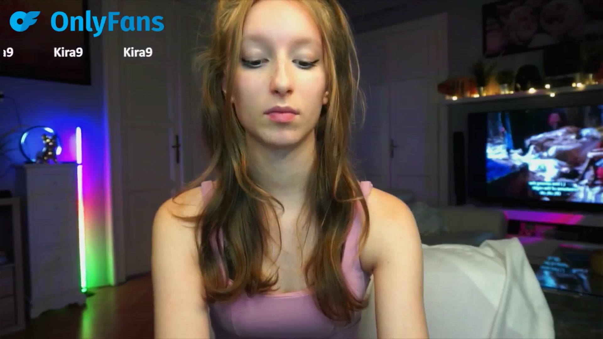 Gallery image thumbnail from Kira9's myfreecams stream on, 09/18/2025, 17:50 image 17 of 20