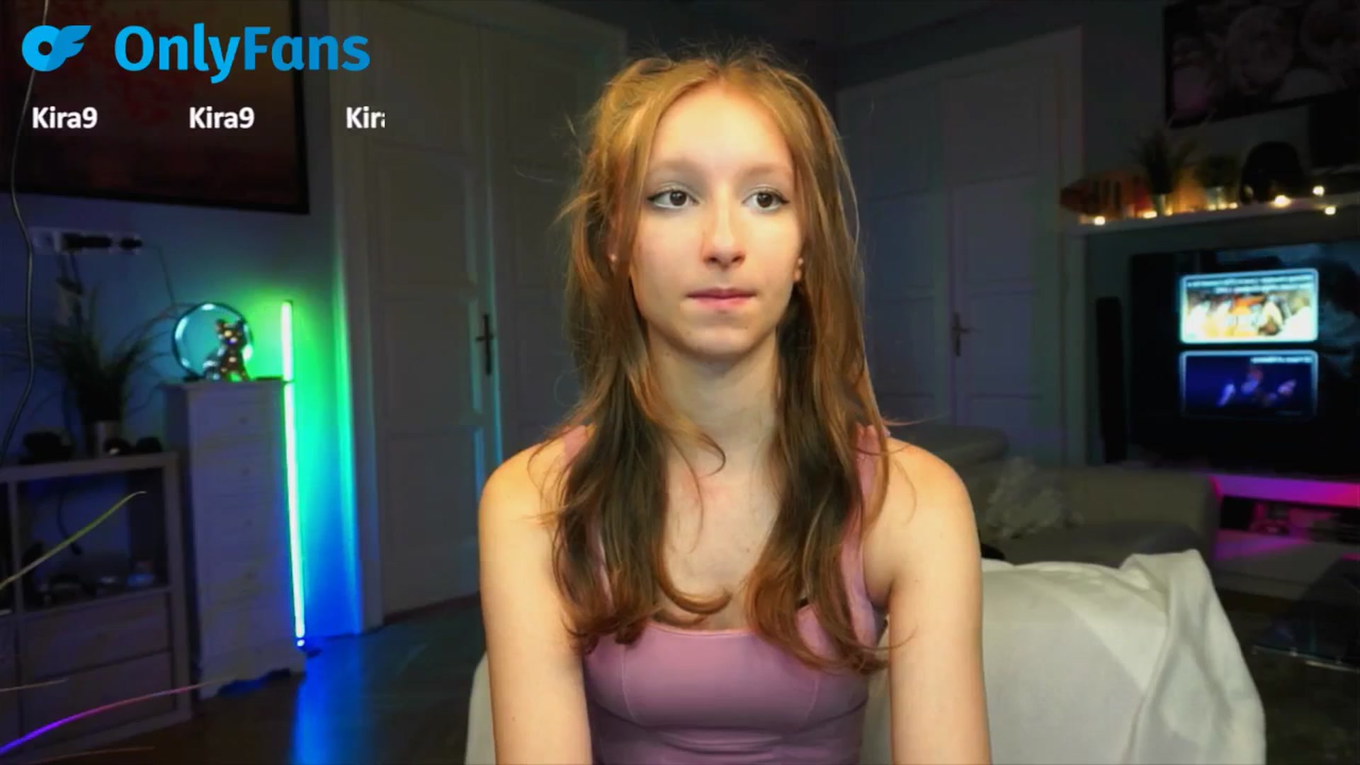 Gallery image thumbnail from Kira9's myfreecams stream on, 09/18/2025, 17:50 image 2 of 20