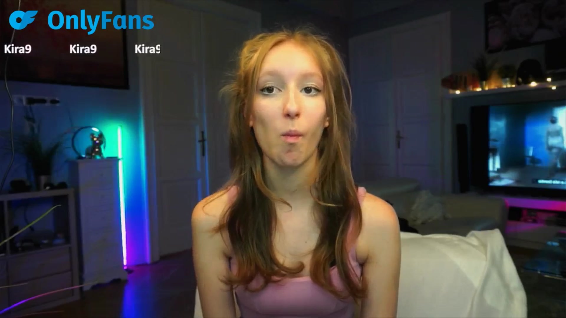 Gallery image thumbnail from Kira9's myfreecams stream on, 09/18/2025, 17:50 image 7 of 20