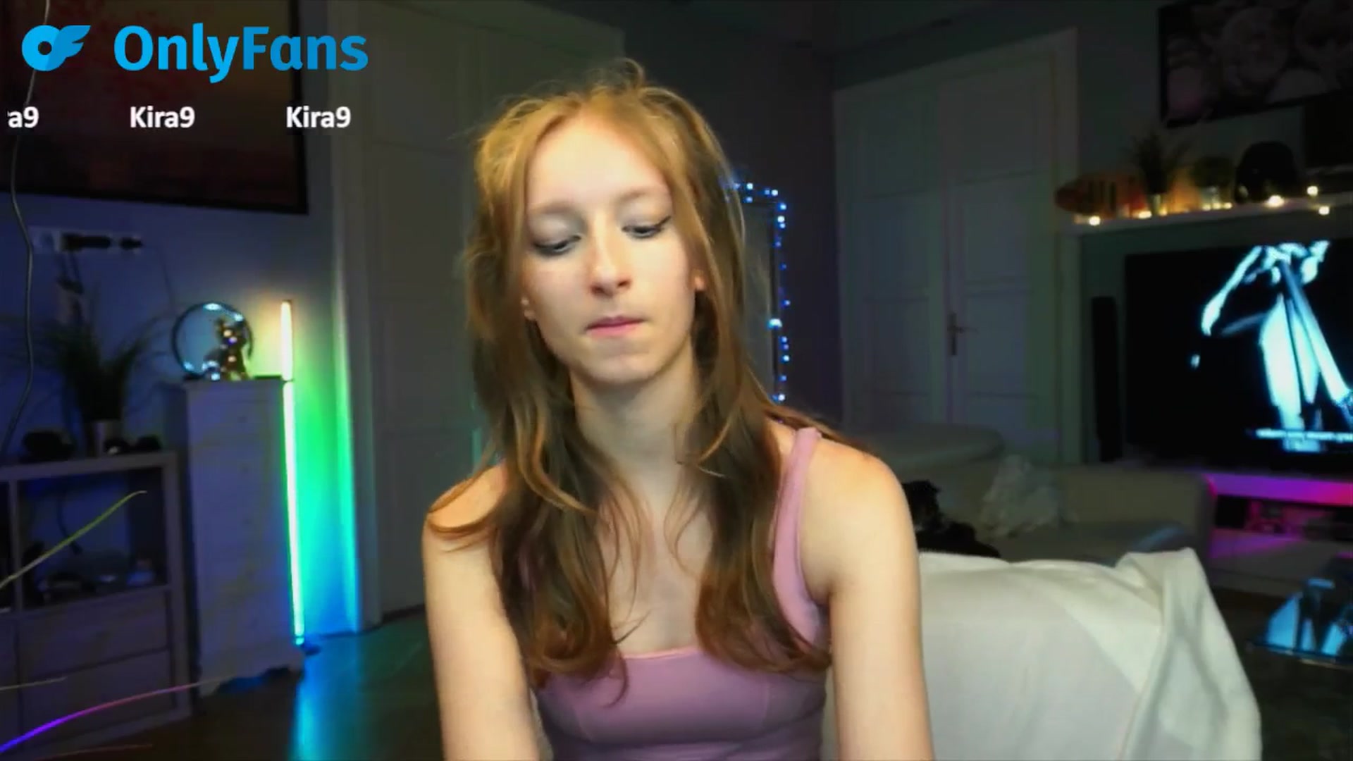 Gallery image thumbnail from Kira9's myfreecams stream on, 09/18/2025, 17:50 image 15 of 20