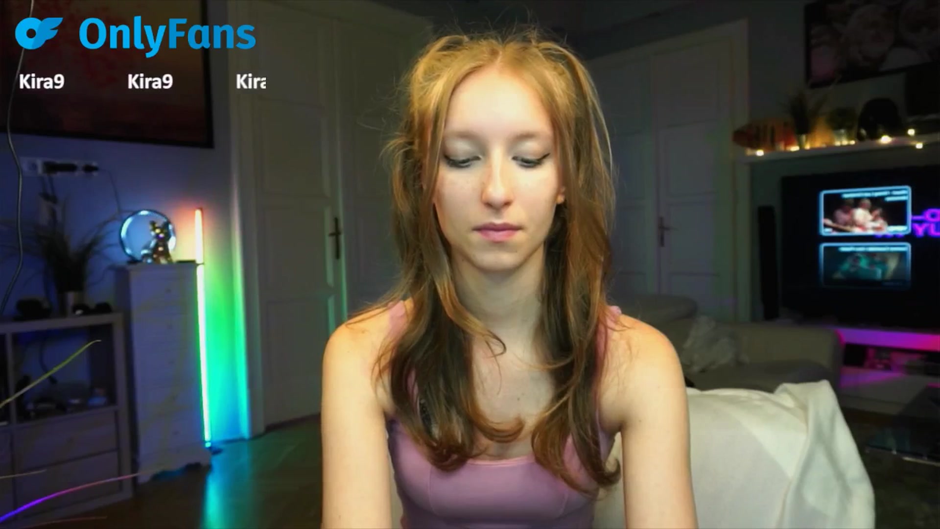 Gallery image thumbnail from Kira9's myfreecams stream on, 09/18/2025, 17:50 image 3 of 20
