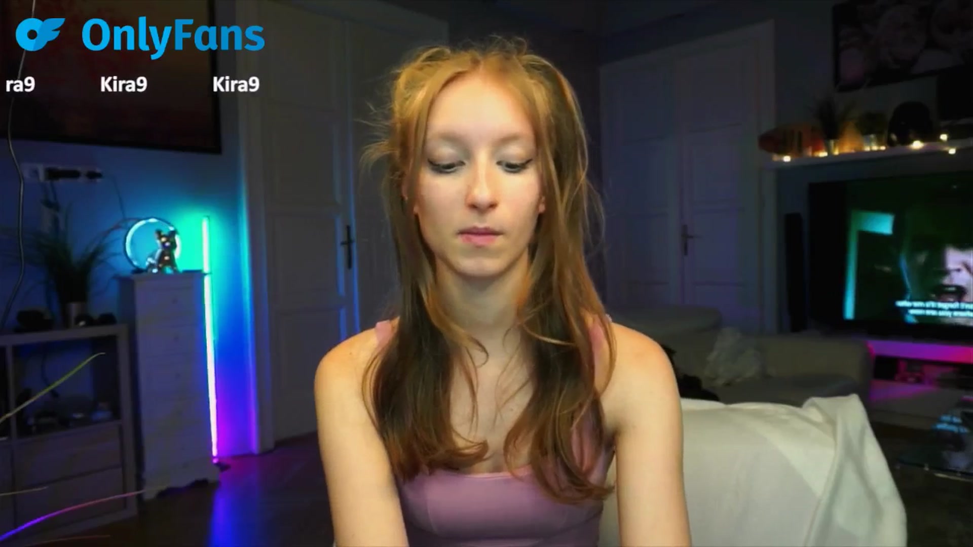 Gallery image thumbnail from Kira9's myfreecams stream on, 09/18/2025, 17:50 image 13 of 20