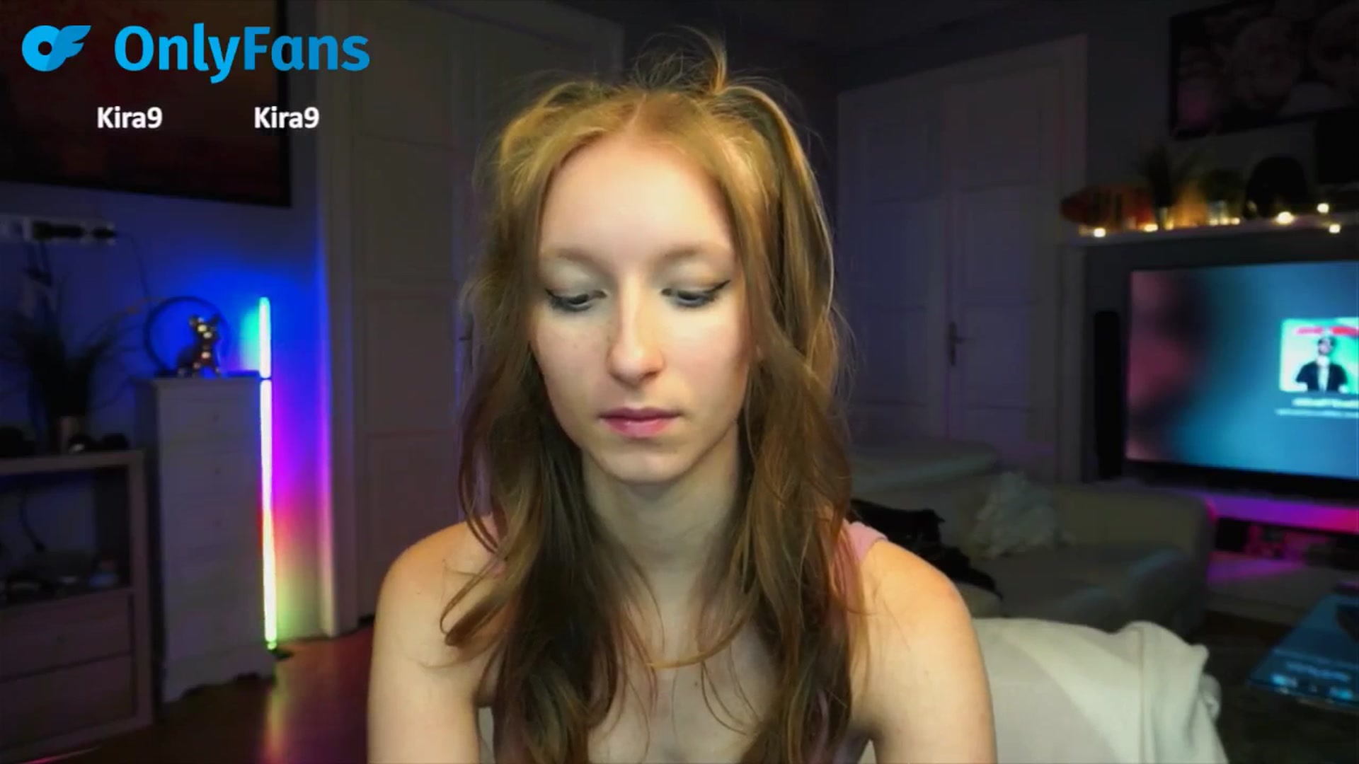 Gallery image thumbnail from Kira9's myfreecams stream on, 09/18/2025, 19:58 image 17 of 20