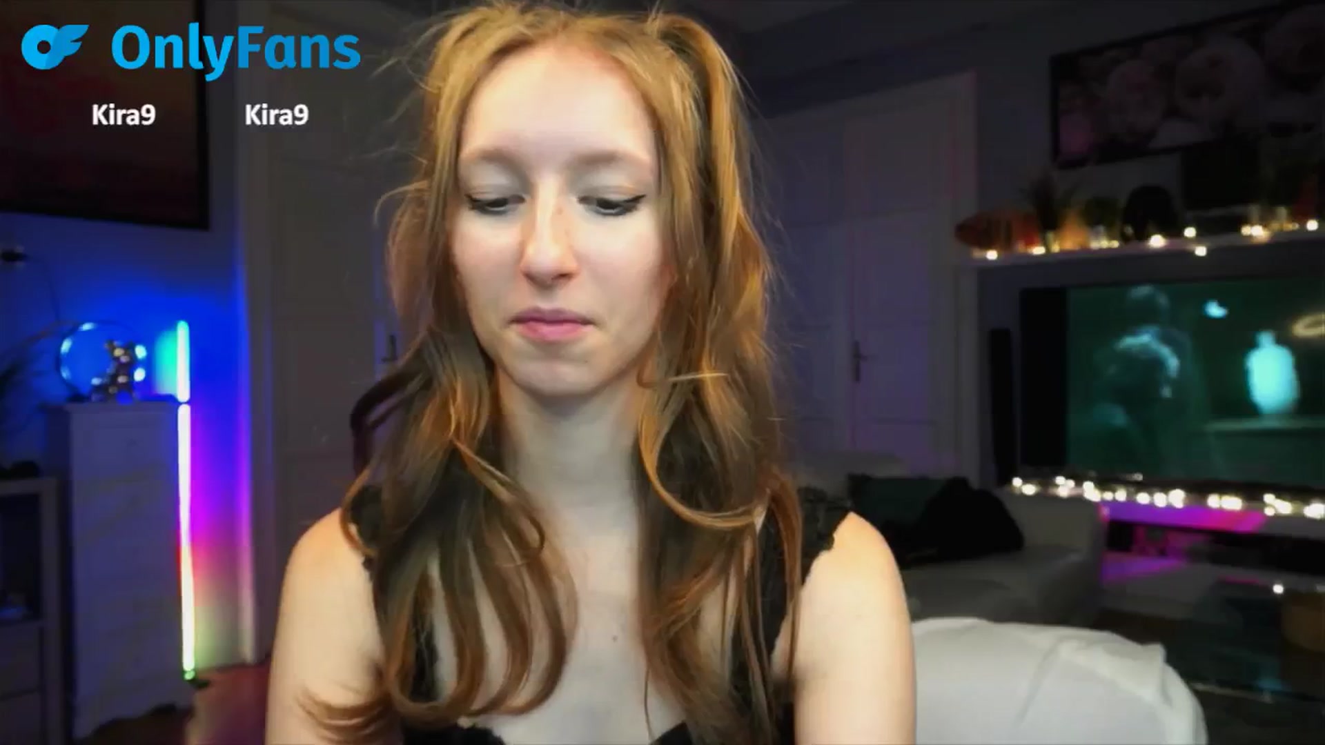 Gallery image thumbnail from Kira9's myfreecams stream on, 09/19/2025, 18:13 image 6 of 20