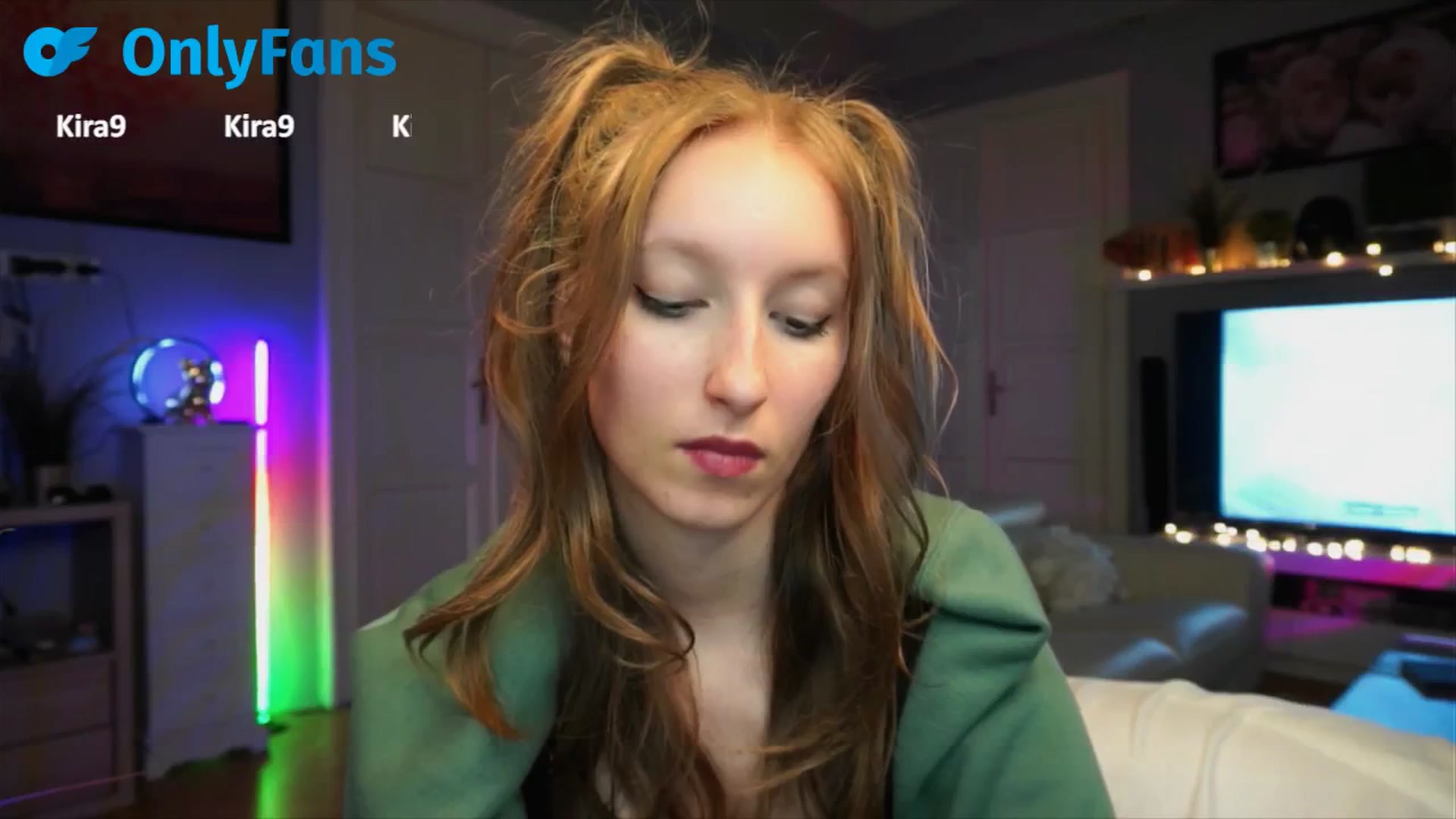 Gallery image thumbnail from Kira9's myfreecams stream on, 09/19/2025, 21:31 image 12 of 20