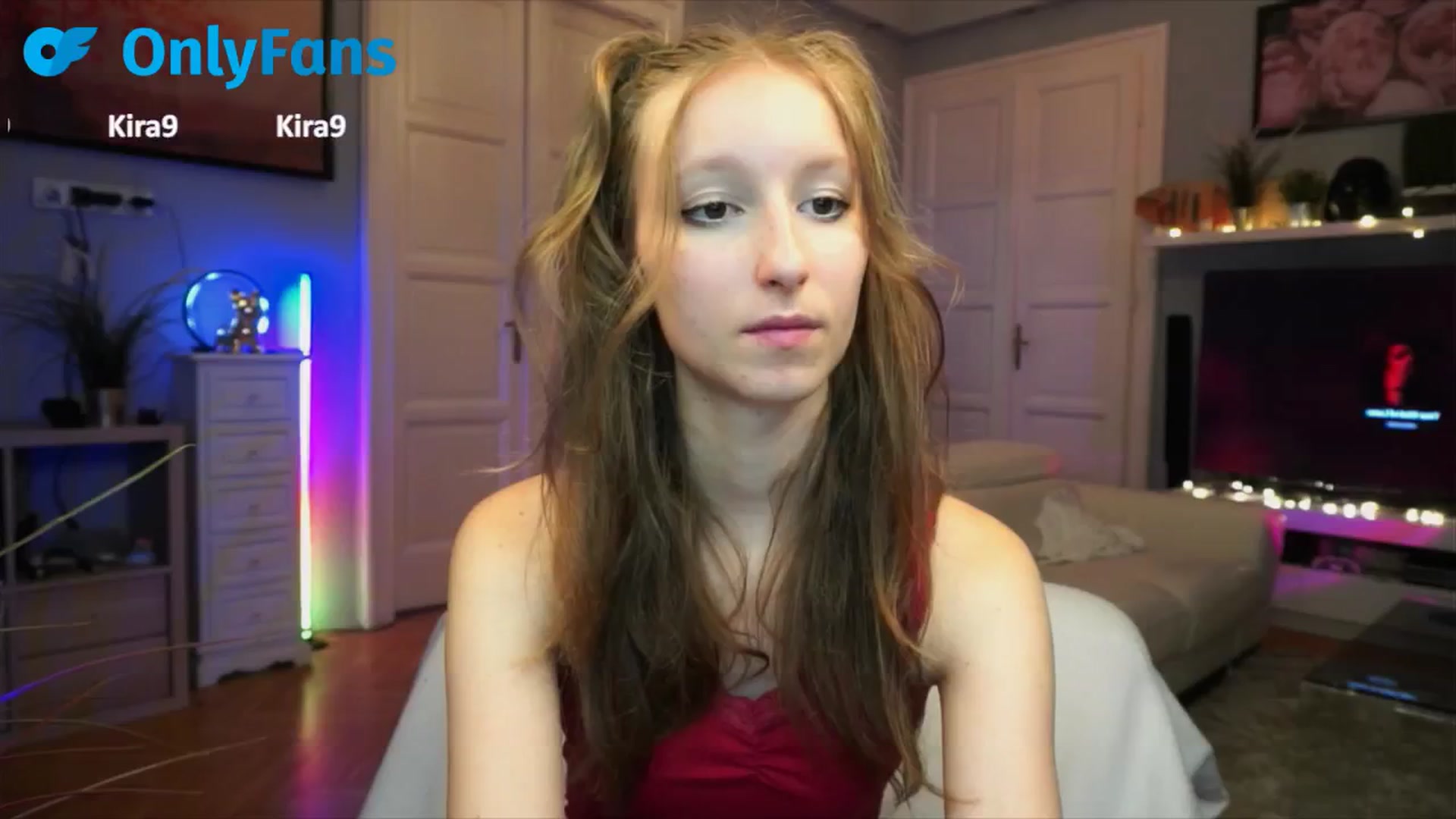 Gallery image thumbnail from Kira9's myfreecams stream on, 09/21/2025, 21:46 image 2 of 20