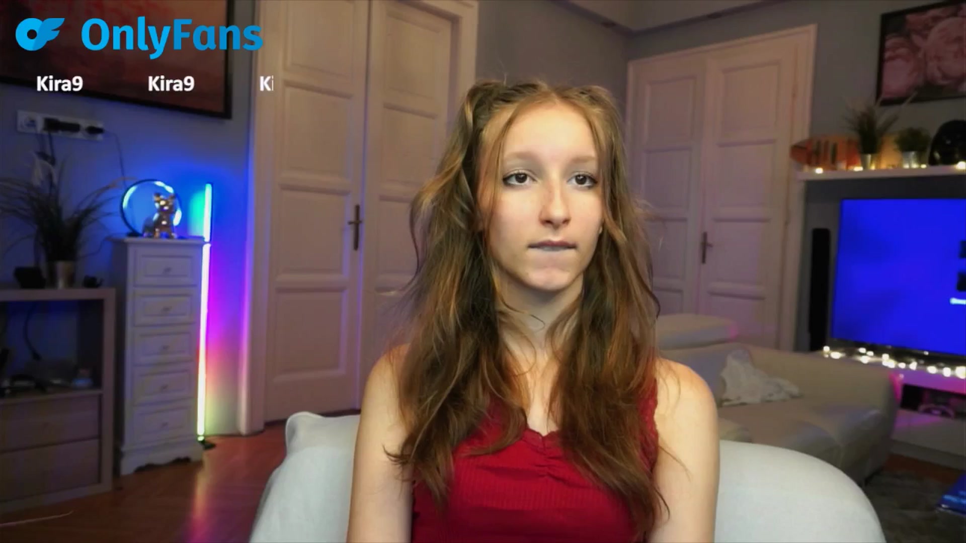 Gallery image thumbnail from Kira9's myfreecams stream on, 09/21/2025, 21:46 image 11 of 20