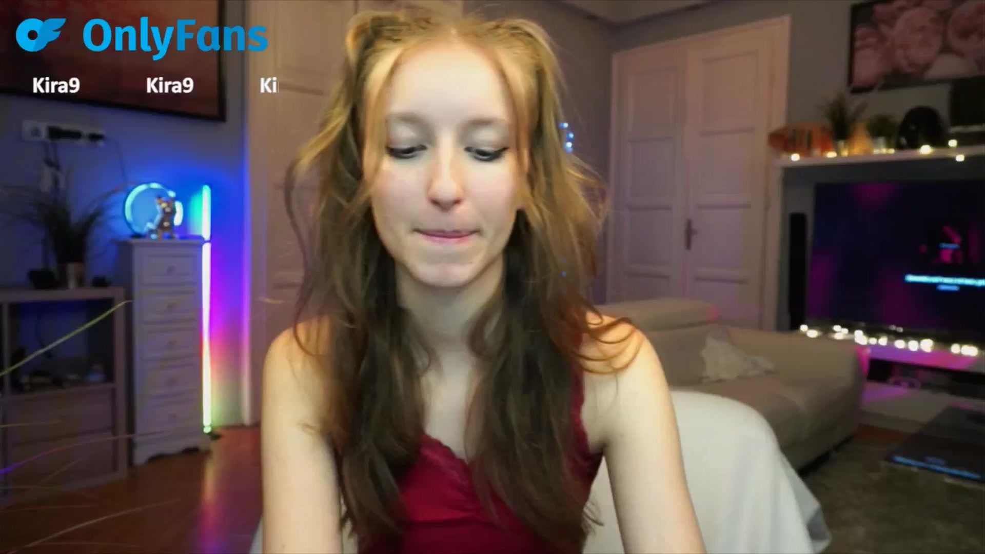 Gallery image thumbnail from Kira9's myfreecams stream on, 09/21/2025, 21:46 image 9 of 20