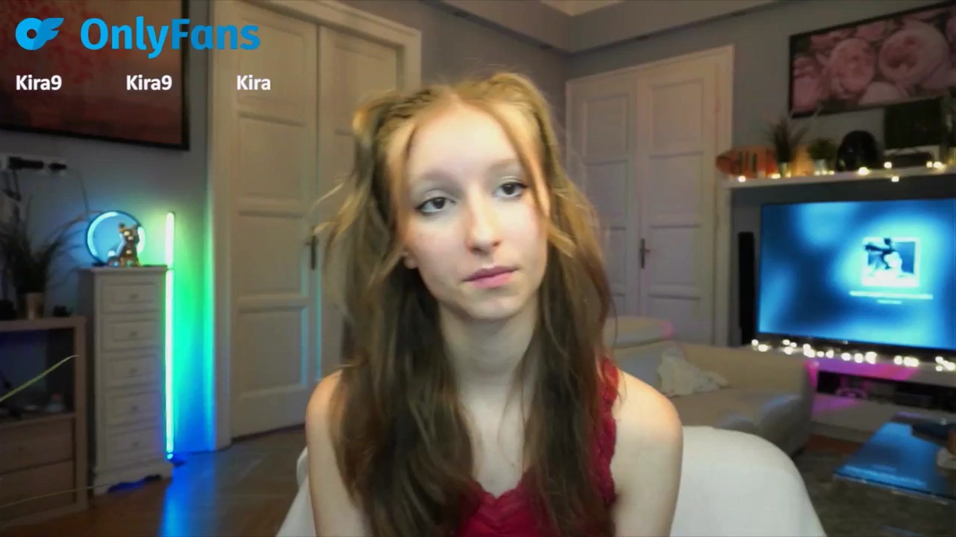 Gallery image thumbnail from Kira9's myfreecams stream on, 09/21/2025, 22:29 image 14 of 20