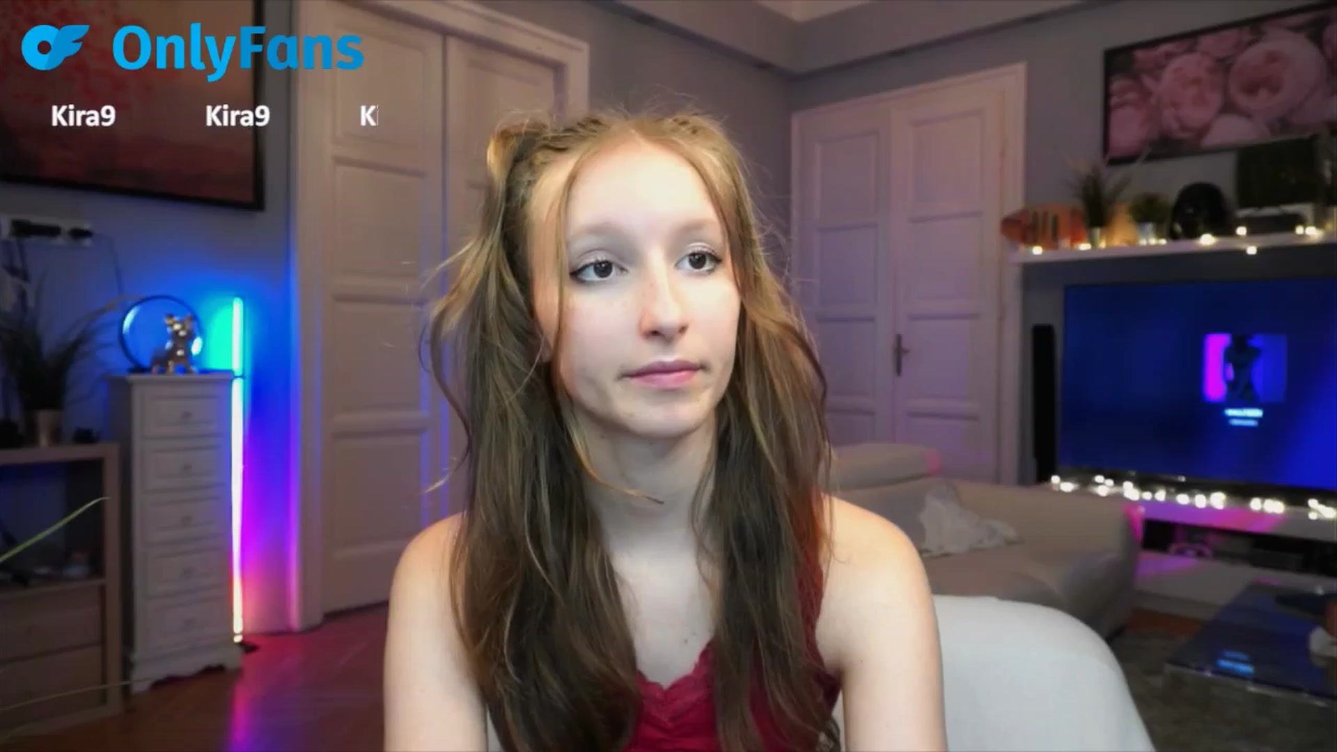 Gallery image thumbnail from Kira9's myfreecams stream on, 09/21/2025, 22:29 image 2 of 20