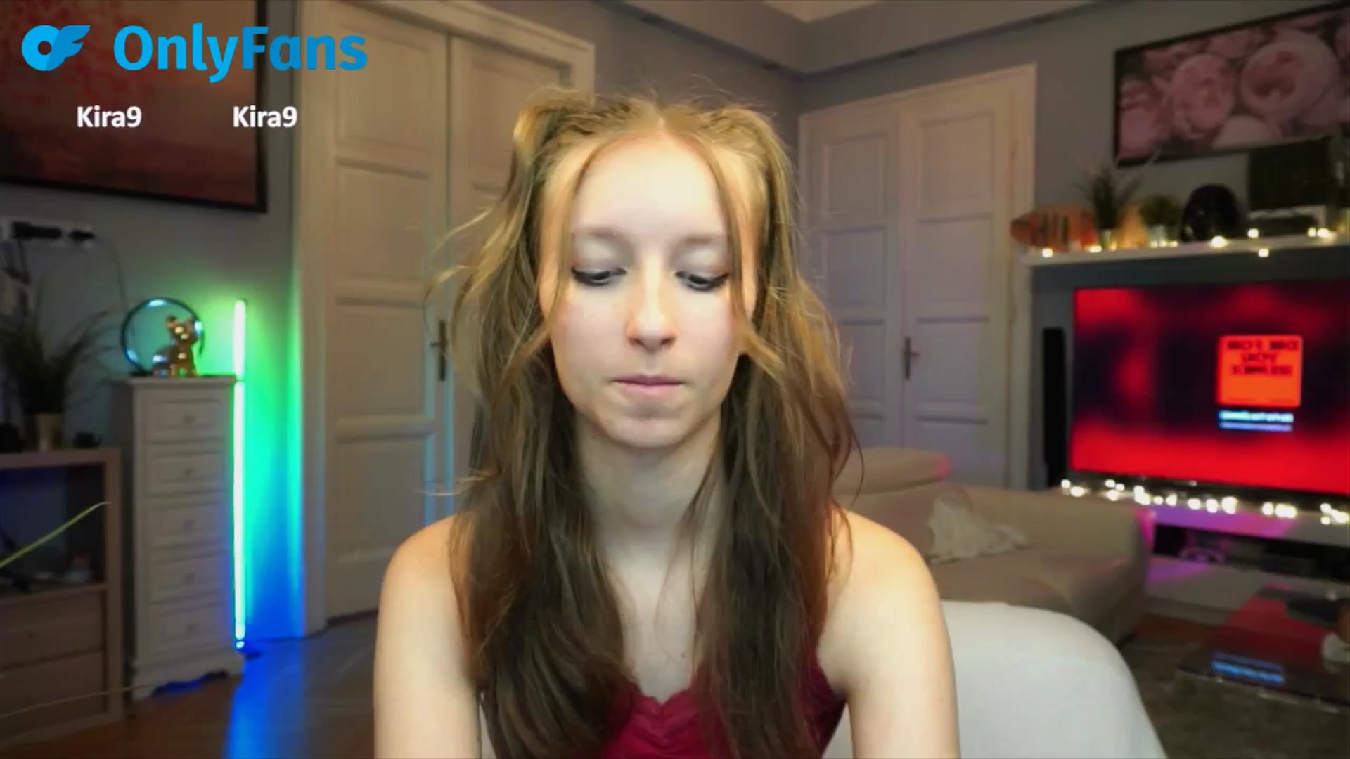 Gallery image thumbnail from Kira9's myfreecams stream on, 09/21/2025, 22:29 image 13 of 20