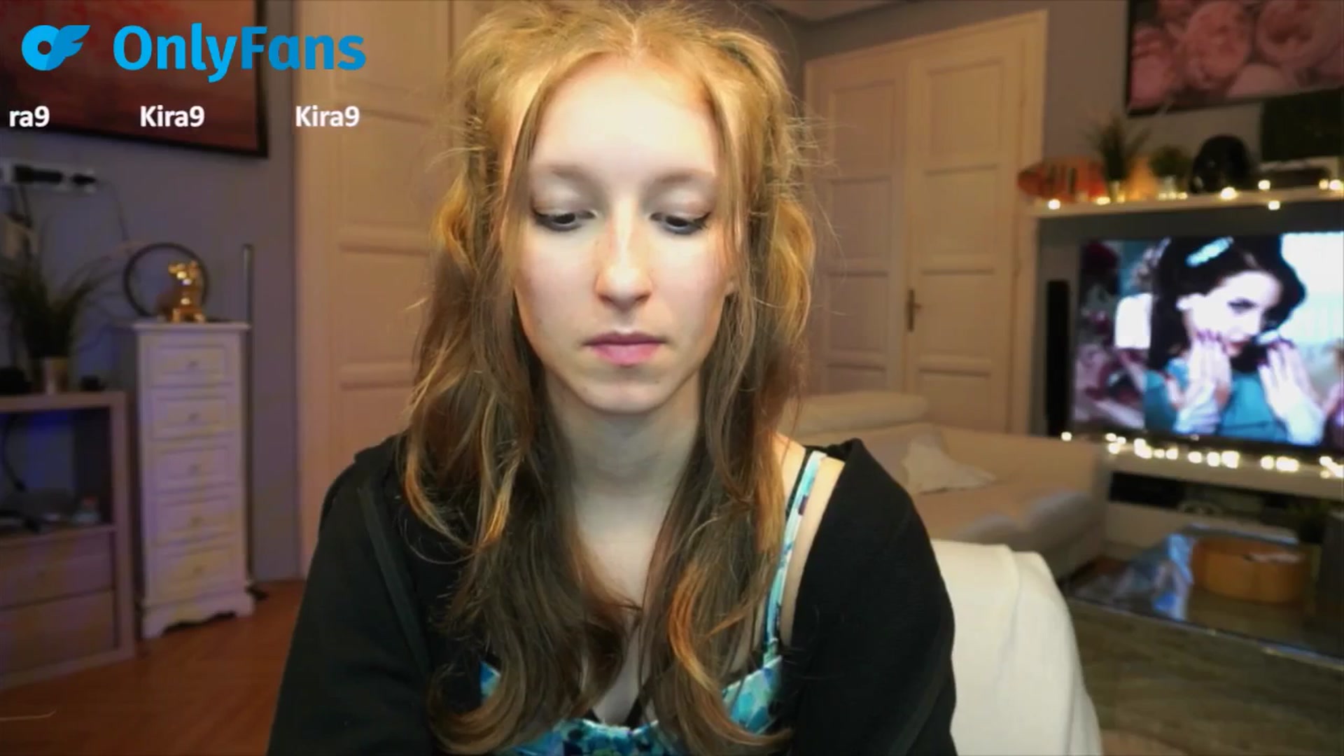 Gallery image thumbnail from Kira9's myfreecams stream on, 09/22/2025, 19:57 image 17 of 20