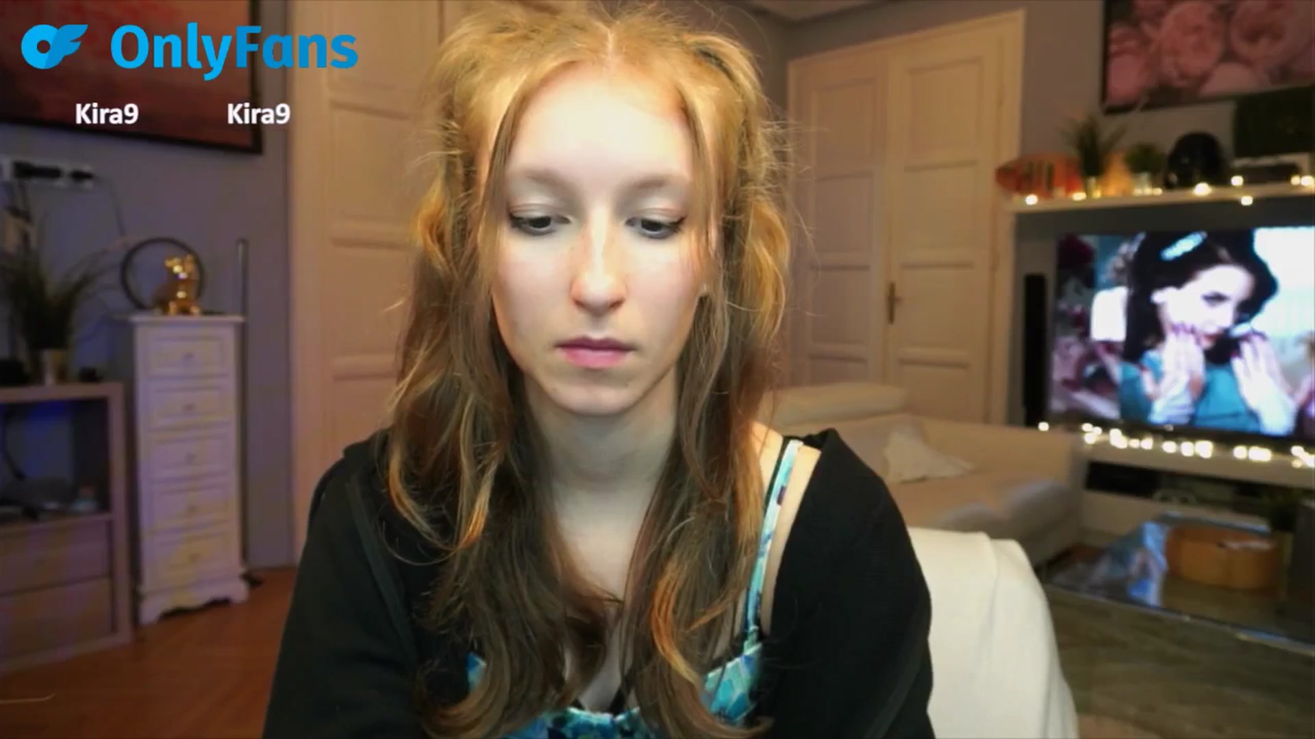 Gallery image thumbnail from Kira9's myfreecams stream on, 09/22/2025, 19:57 image 19 of 20